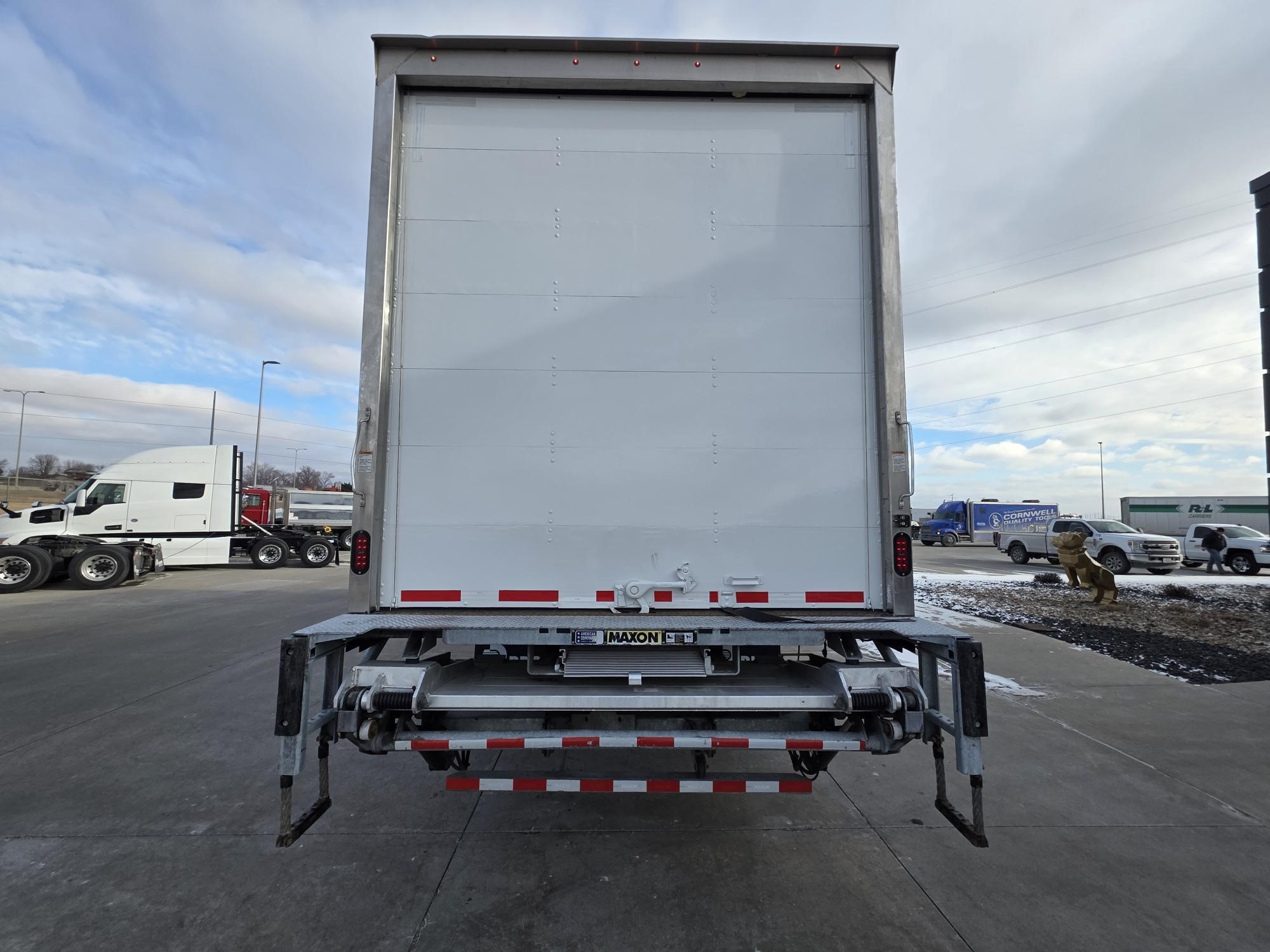 2022 MACK MD6 - image 4 of 6