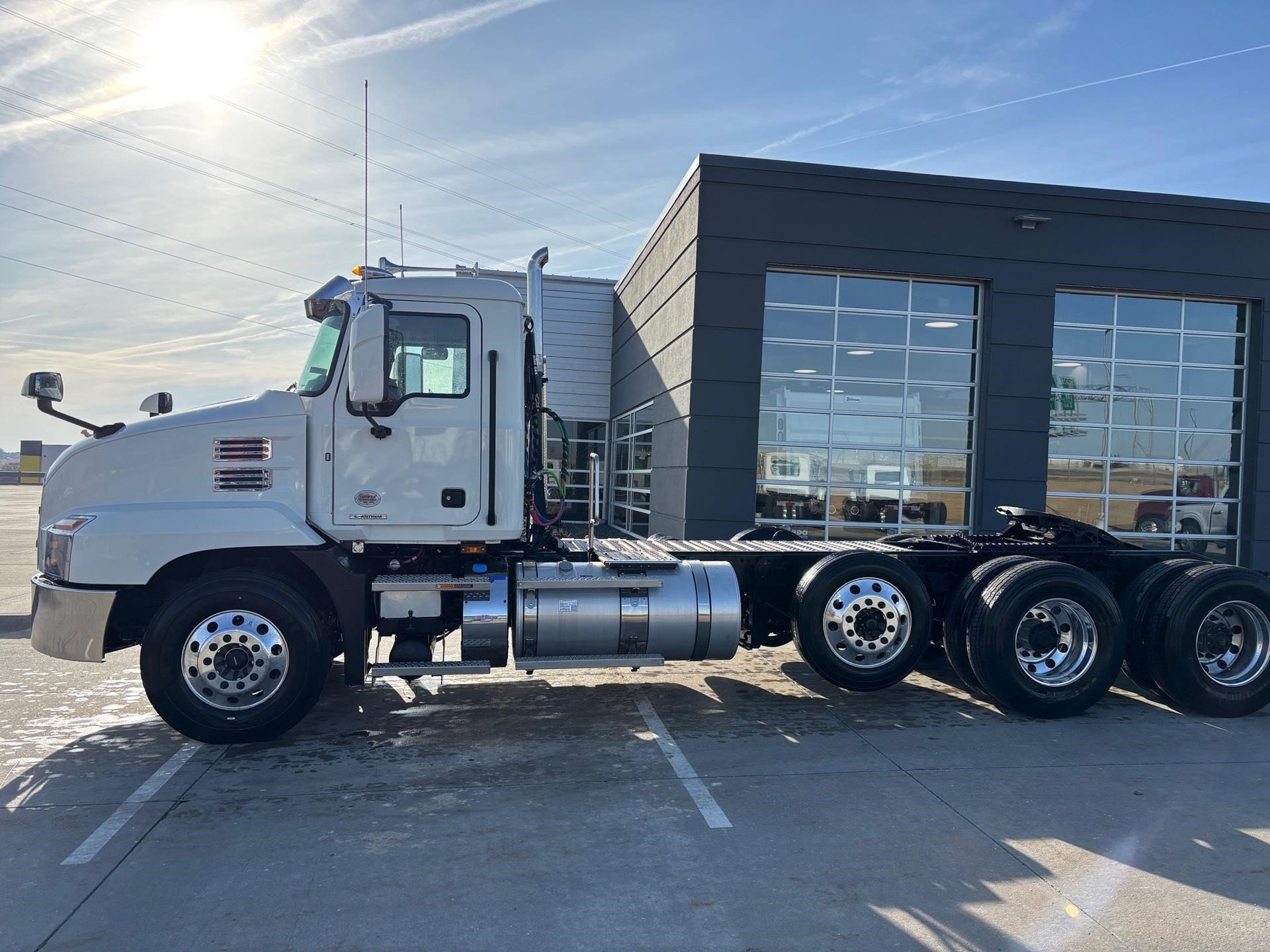 2026 MACK ANTHEM 84T 2026 MACK ANTHEM 84T - image 2 of 6