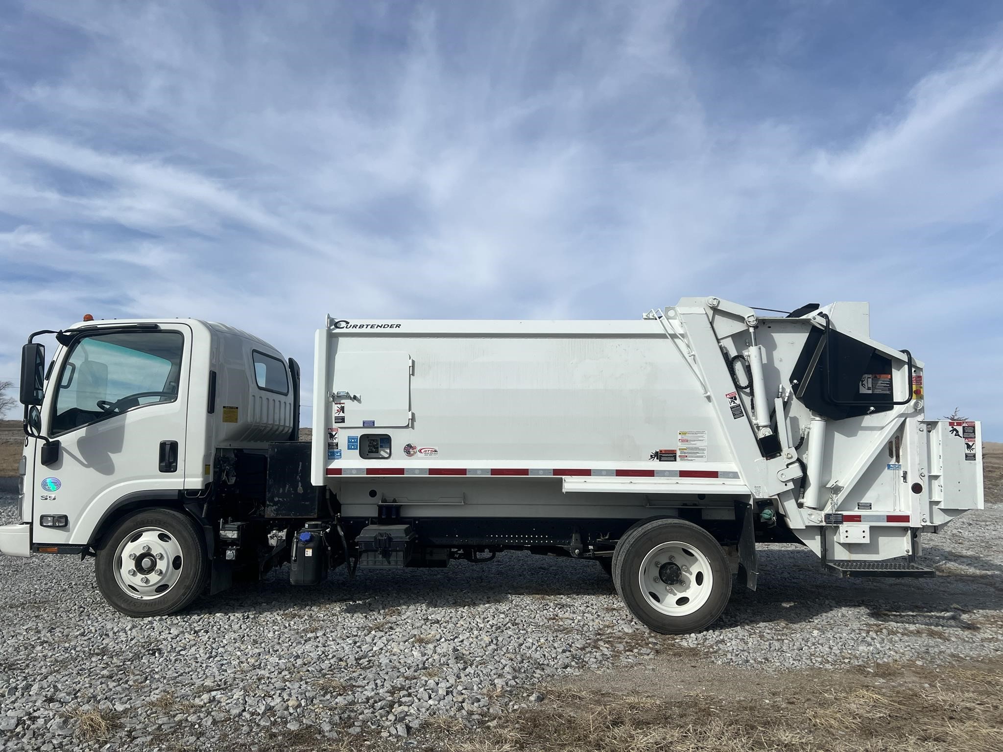 2023 HINO S5 - image 2 of 6