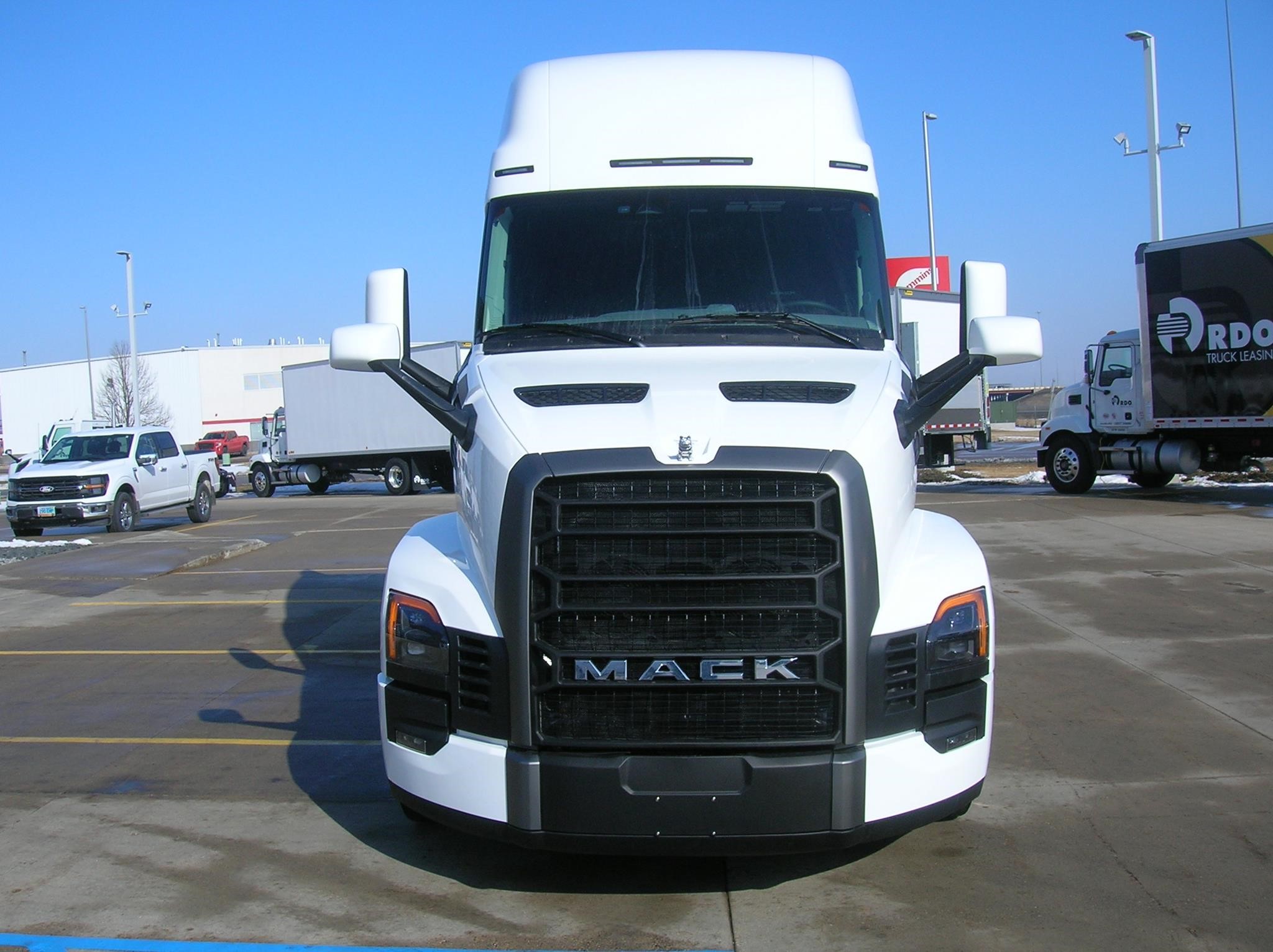 2026 MACK PIONEER 64T 2026 MACK PIONEER 64T - image 2 of 6