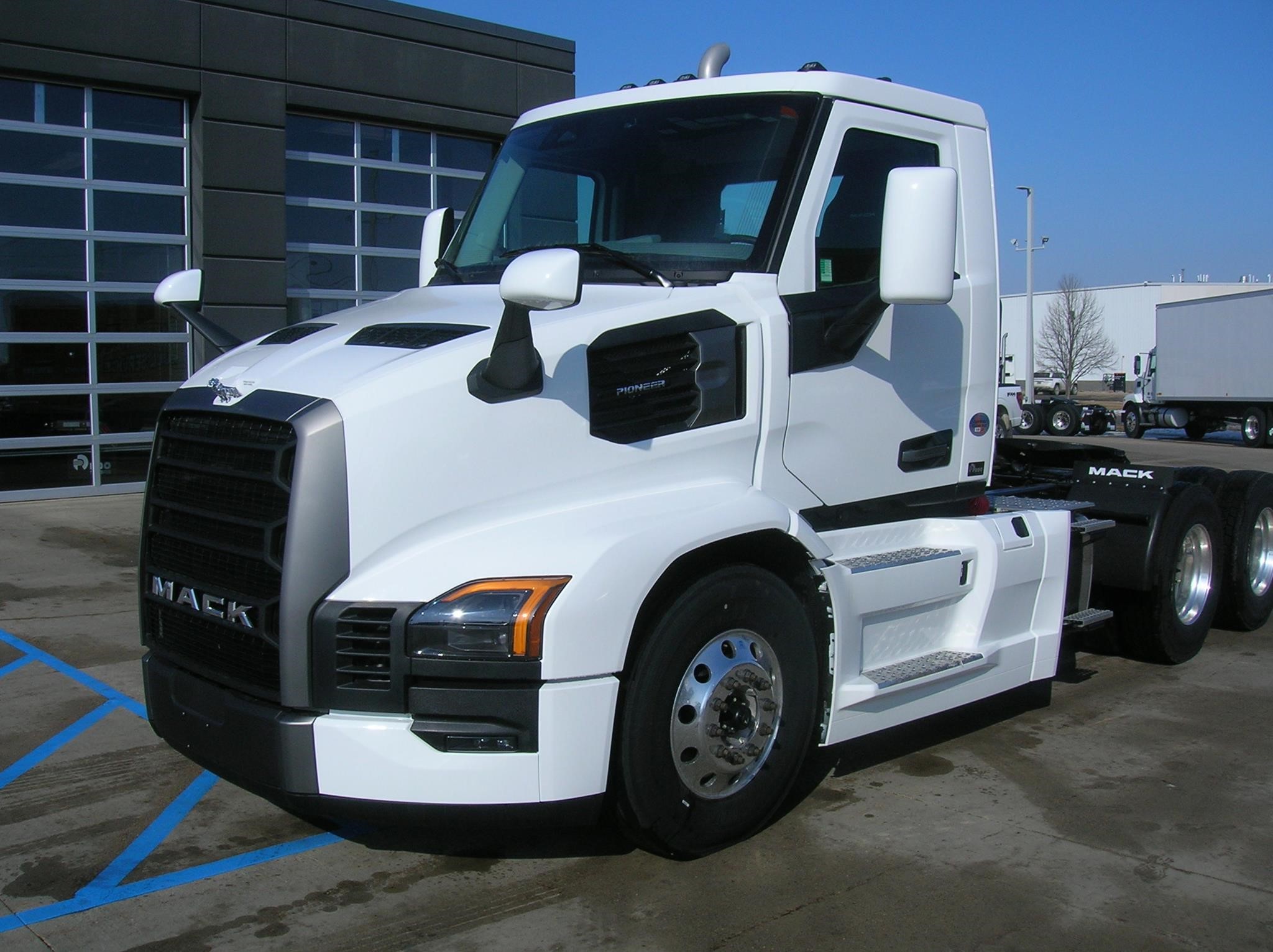 2026 MACK PIONEER 64T 2026 MACK PIONEER 64T - image 1 of 6