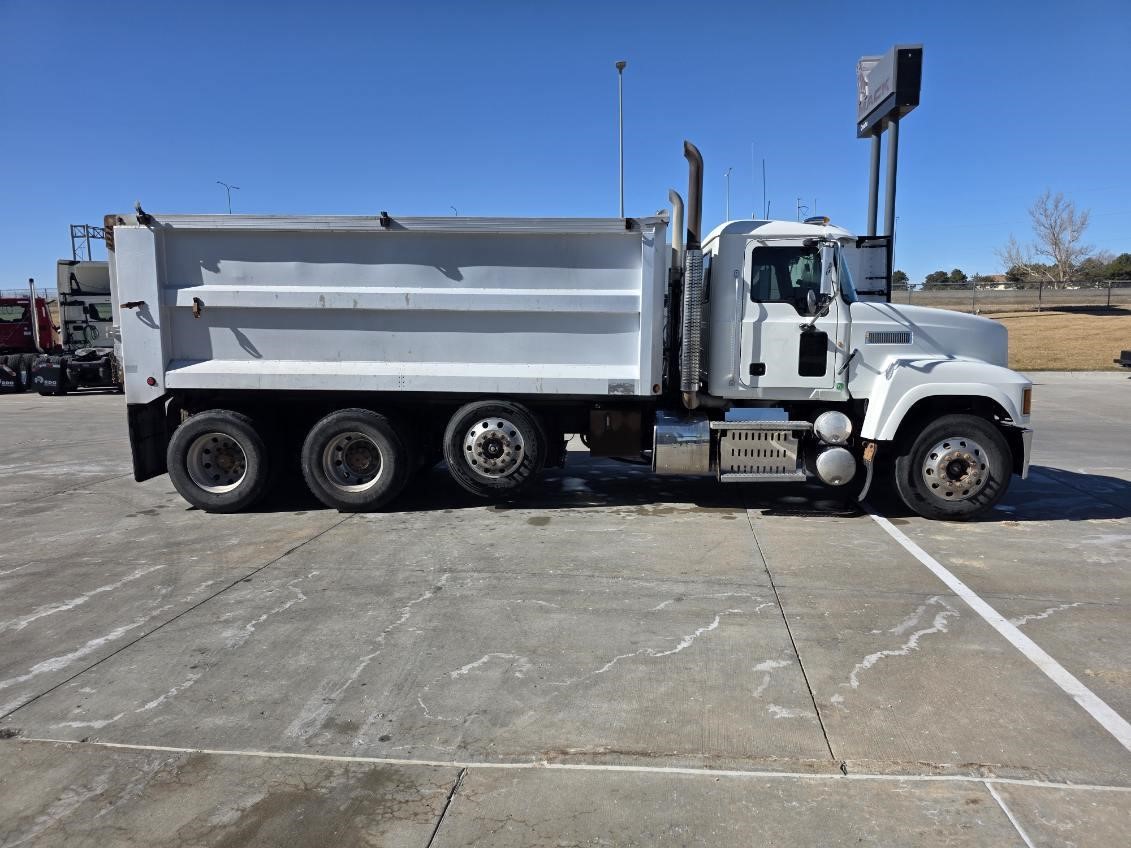 2012 MACK PINNACLE CHU613 2012 MACK PINNACLE CHU613 - image 6 of 6