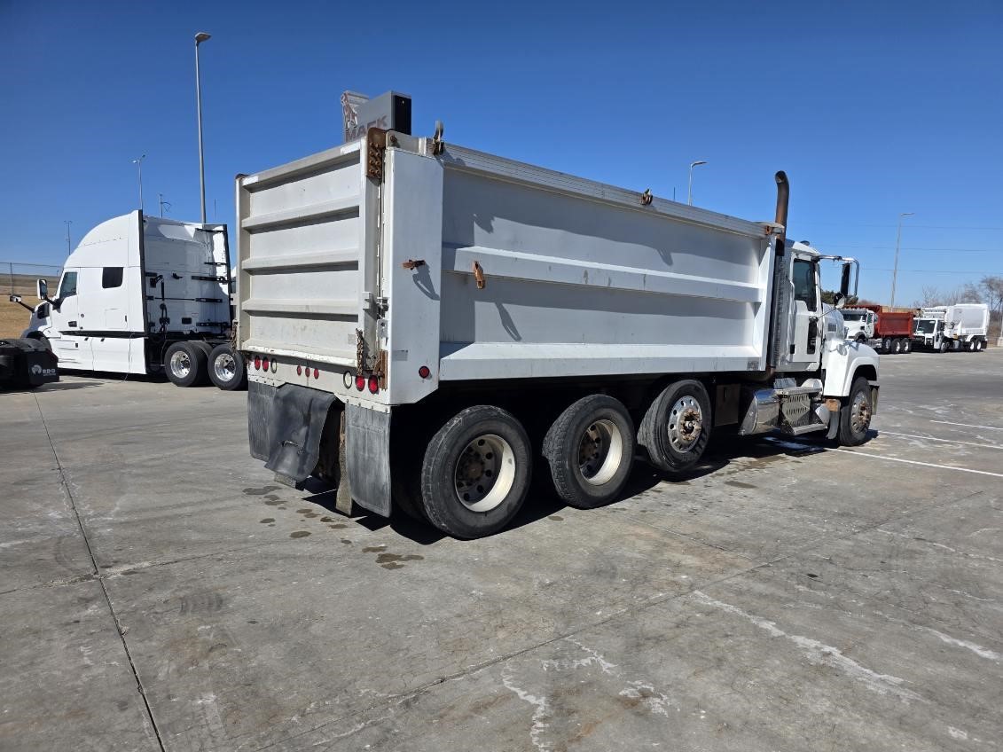 2012 MACK PINNACLE CHU613 2012 MACK PINNACLE CHU613 - image 5 of 6