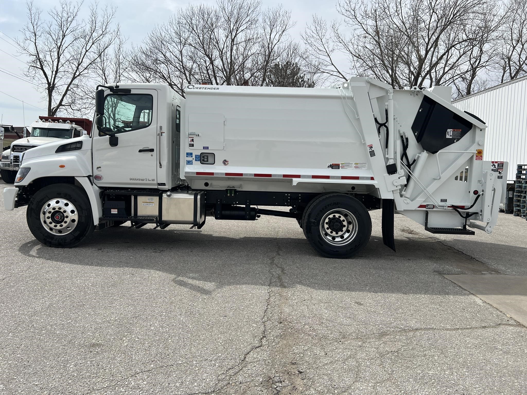 2026 HINO L7 2026 HINO L7 - image 2 of 6