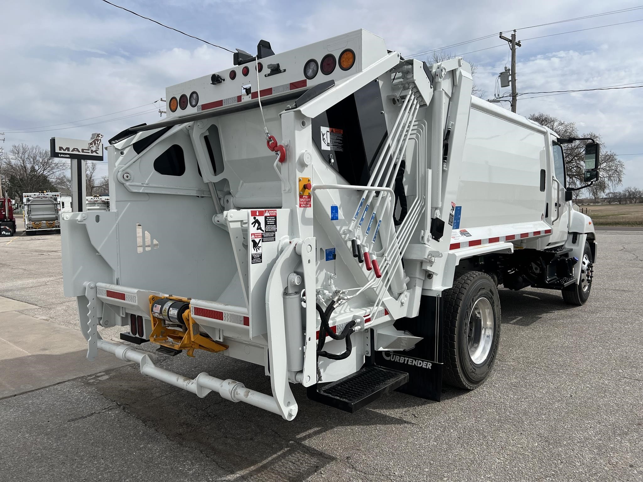 2026 HINO L7 2026 HINO L7 - image 5 of 6