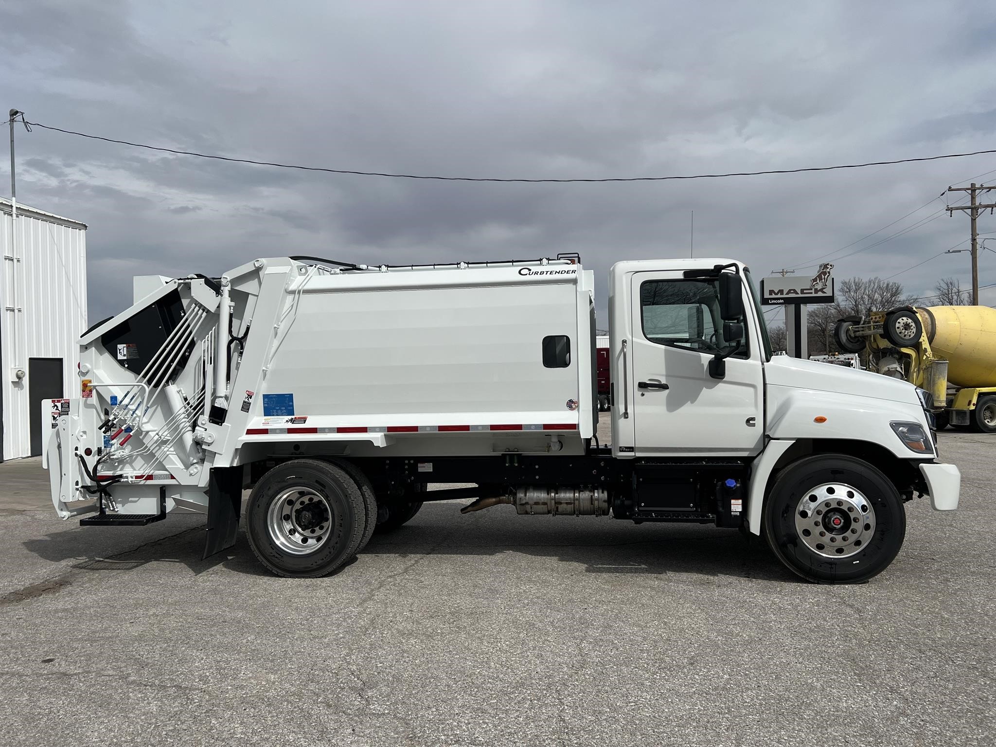 2026 HINO L7 2026 HINO L7 - image 6 of 6