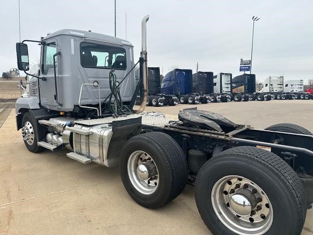 2021 MACK ANTHEM 64T - image 4 of 6