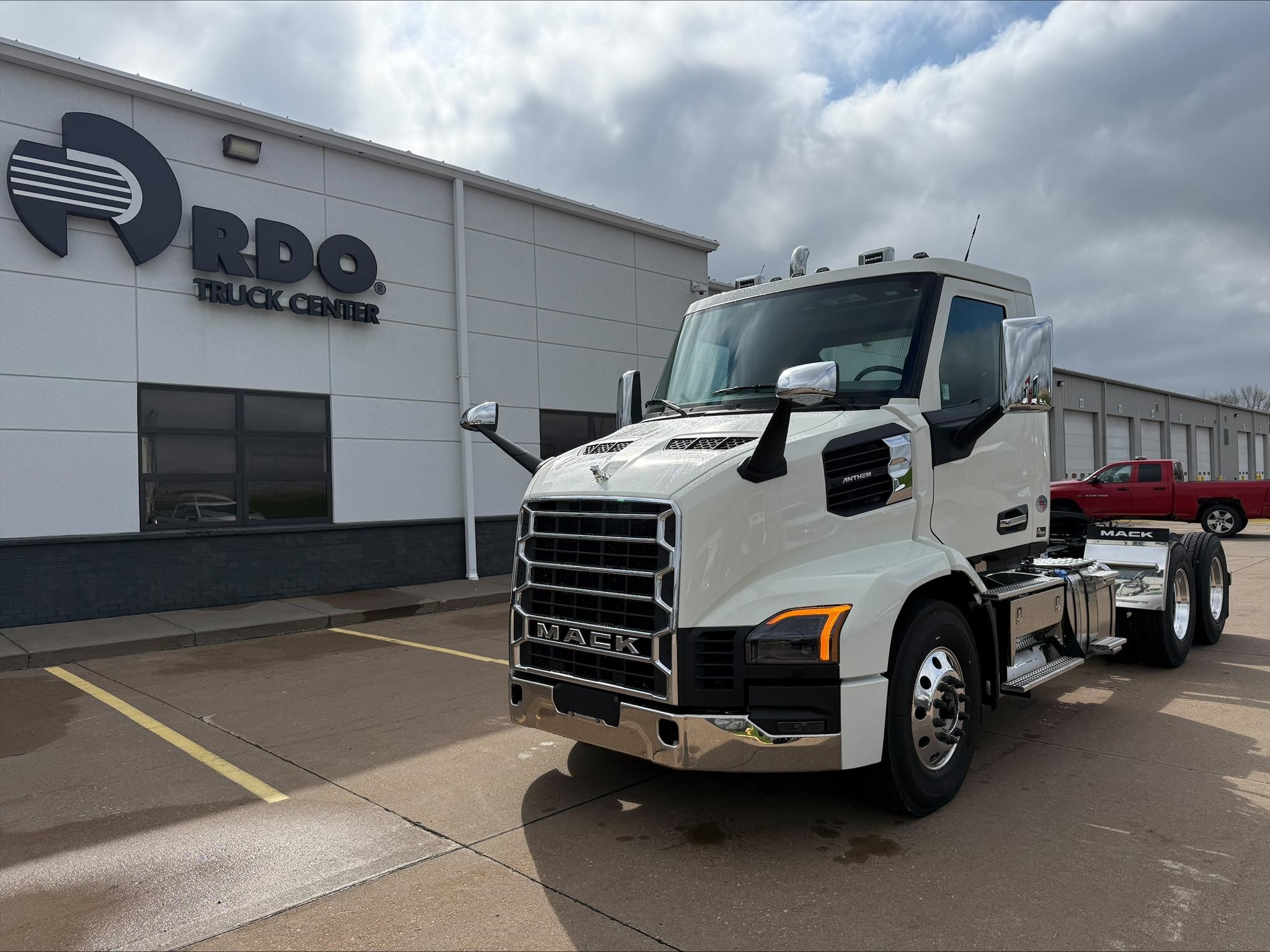 2027 MACK ANTHEM 64T - image 1 of 6