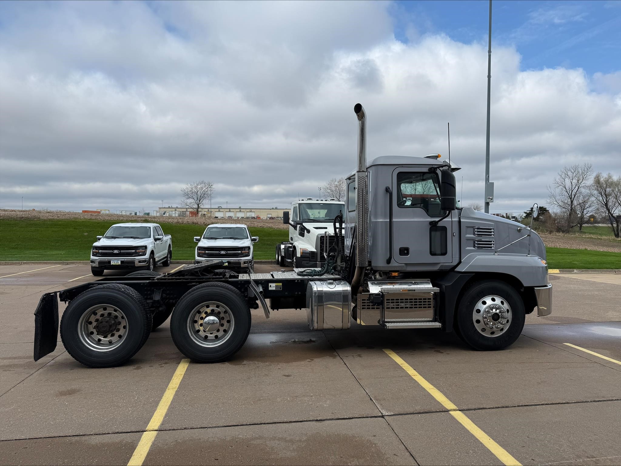 2021 MACK ANTHEM 64T - image 4 of 6