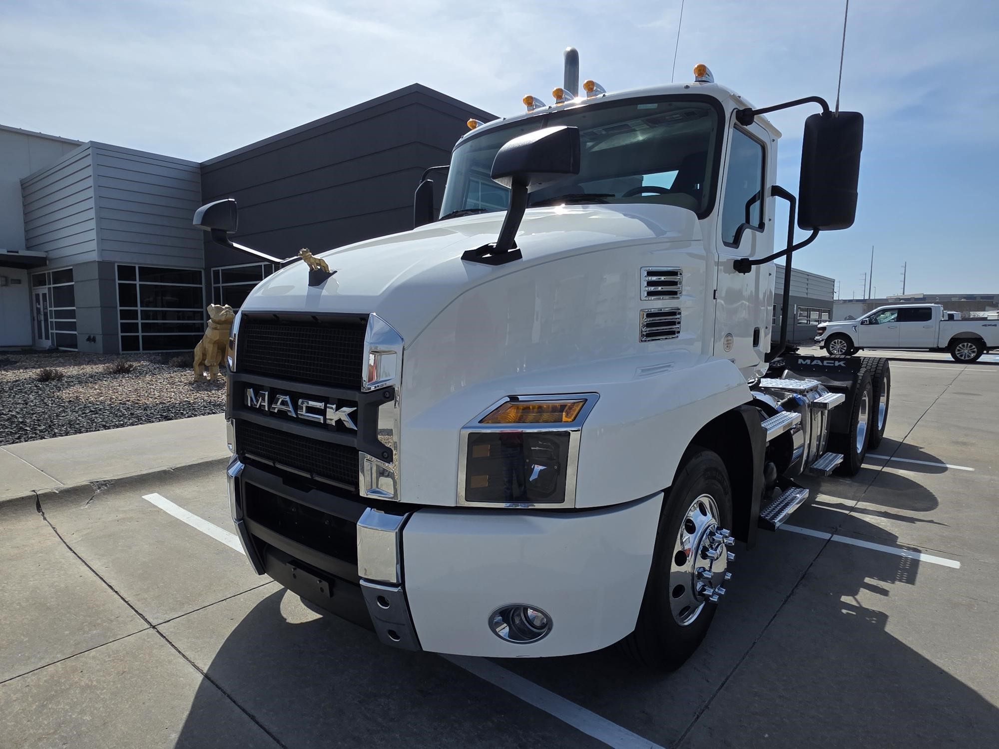 2021 MACK ANTHEM 64T - image 1 of 6