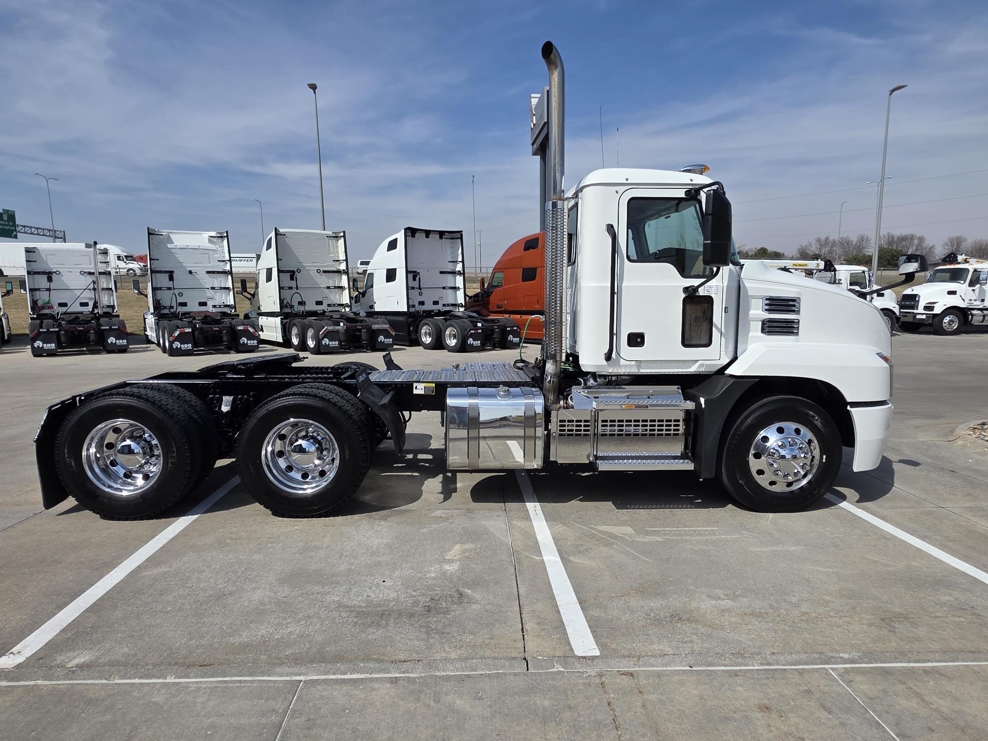 2021 MACK ANTHEM 64T - image 4 of 6