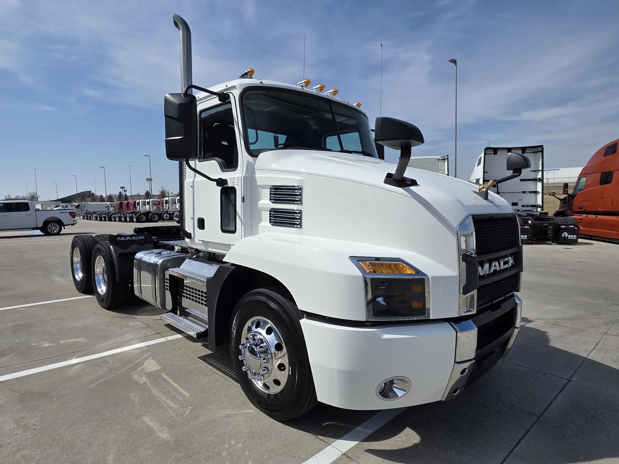 2021 MACK ANTHEM 64T - image 3 of 6