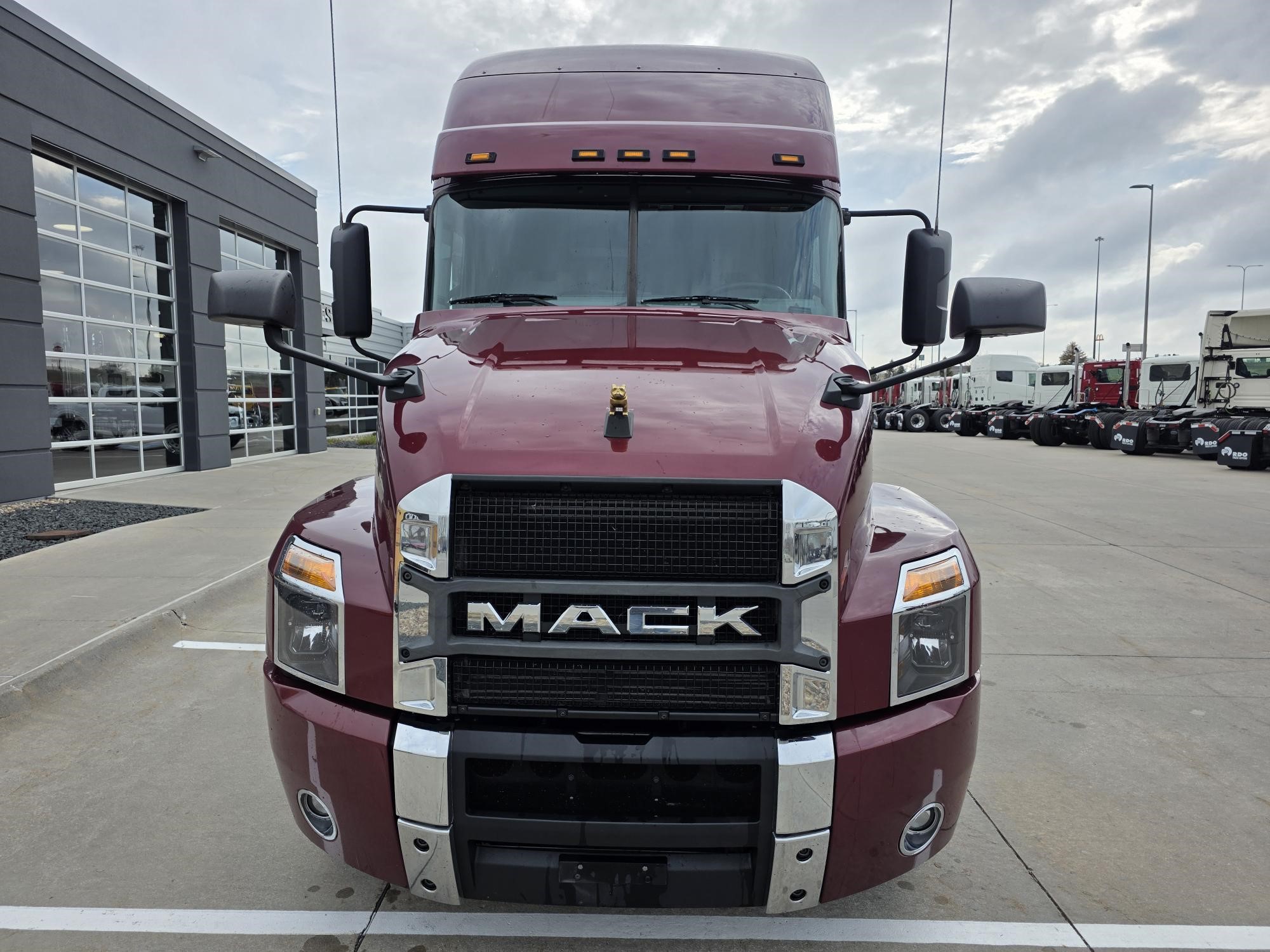 2021 MACK ANTHEM 64T - image 2 of 6