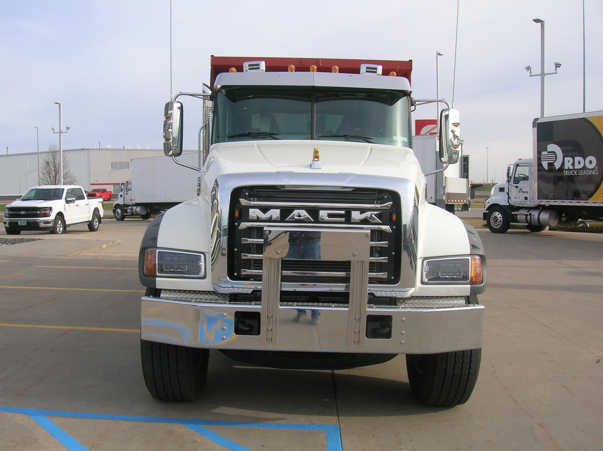 2027 MACK GRANITE 104FR - image 2 of 6
