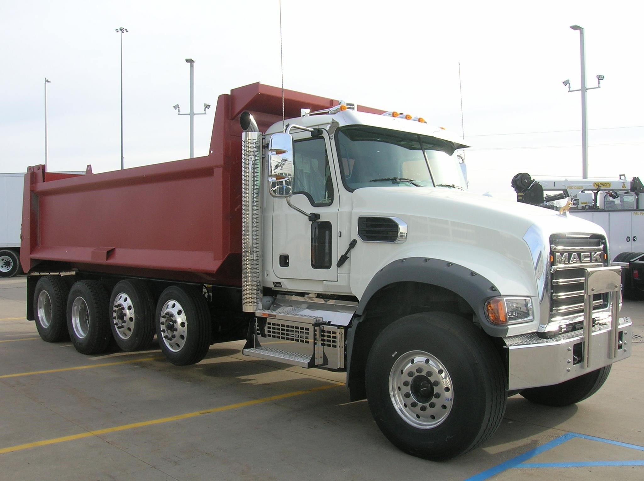 2027 MACK GRANITE 104FR - image 3 of 6