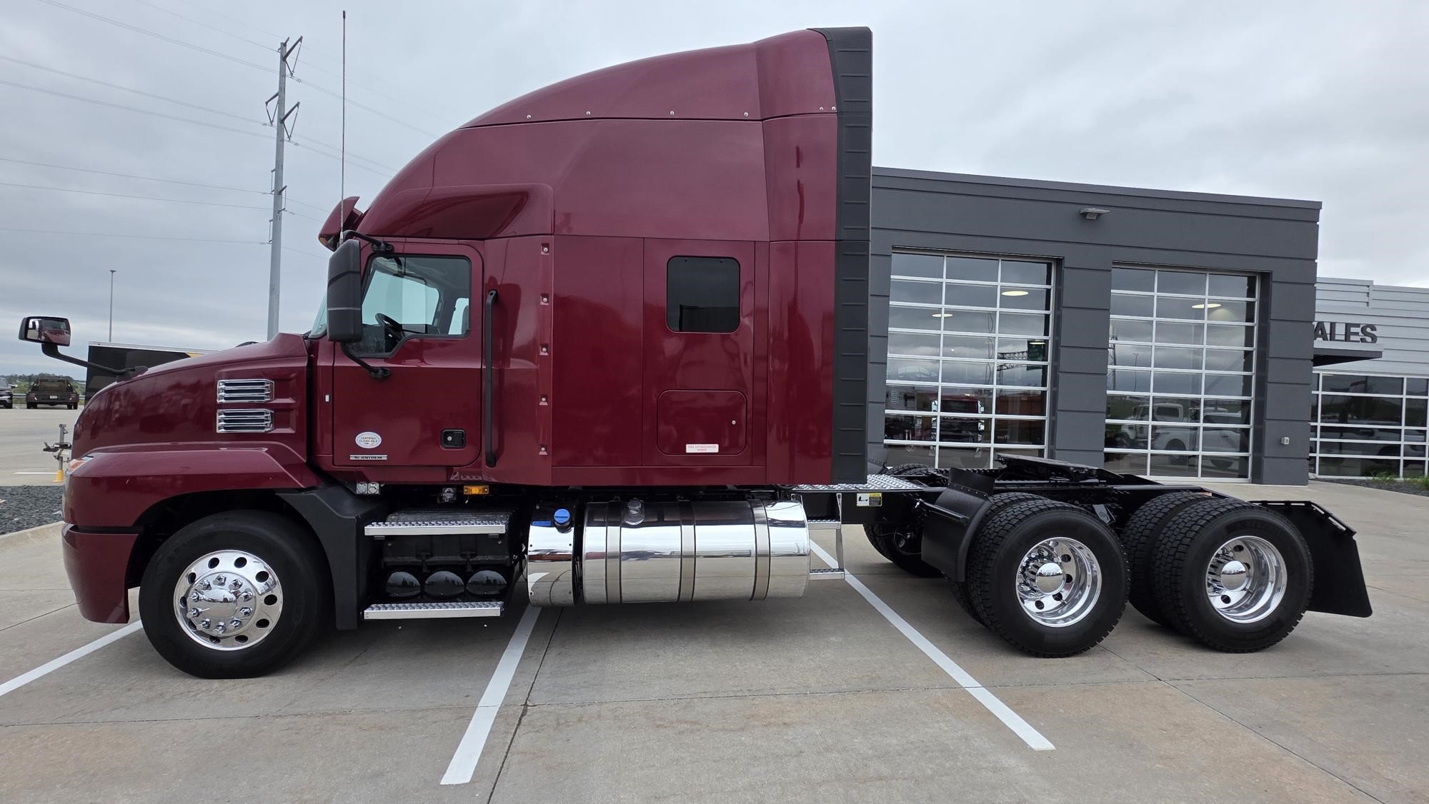 2021 MACK ANTHEM 64T - image 2 of 6
