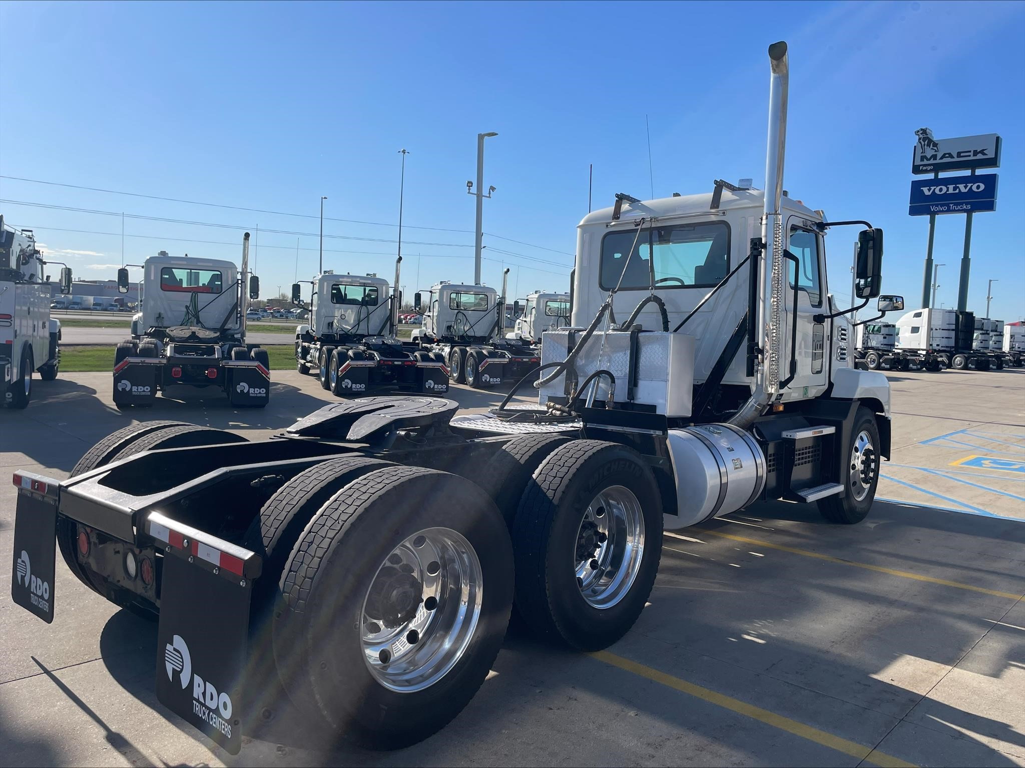 2021 MACK ANTHEM 64T - image 5 of 6