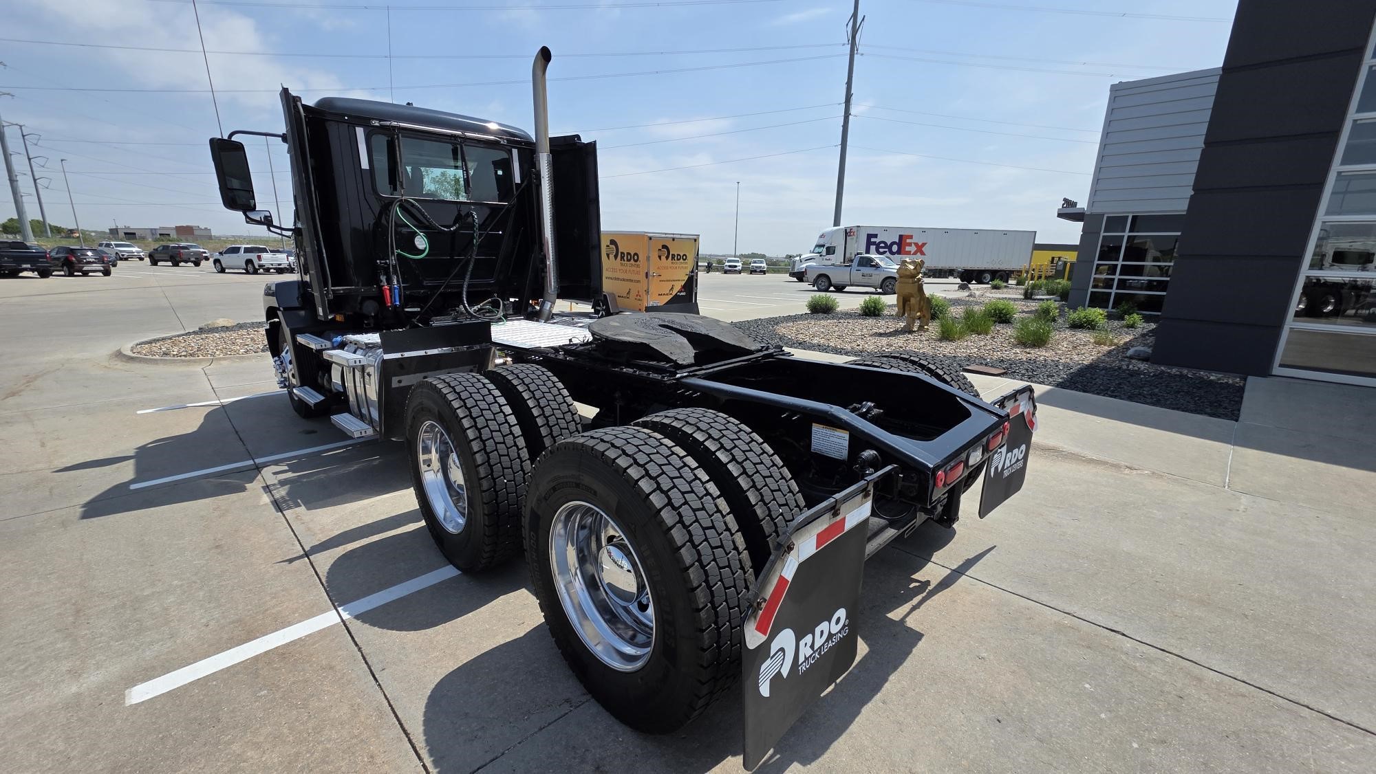 2023 MACK ANTHEM 64T - image 3 of 6