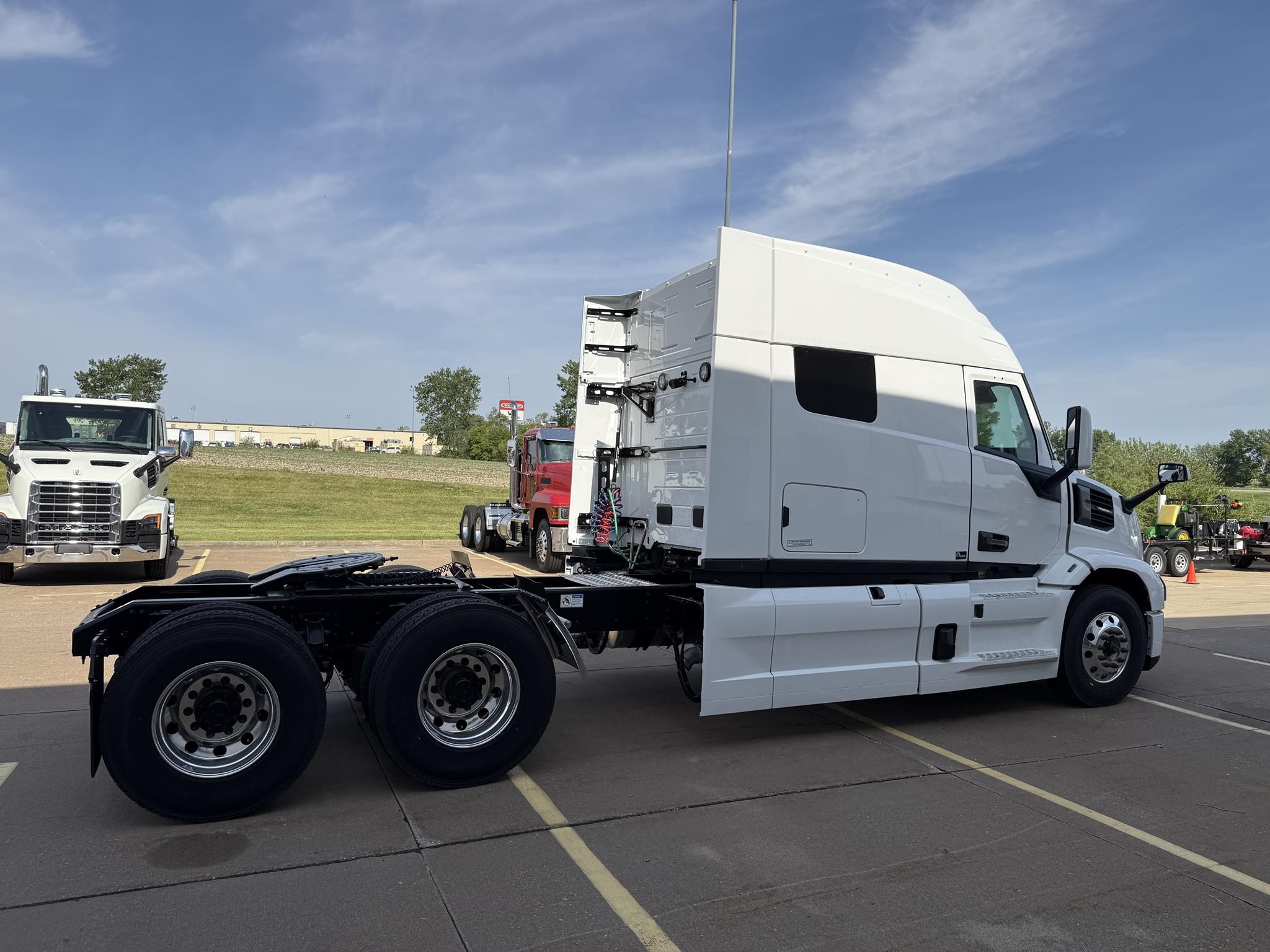 2026 Mack Pioneer — photo 4