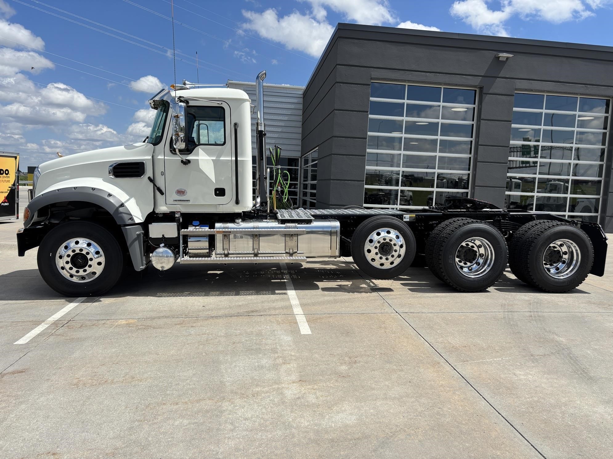 2027 MACK GRANITE 84FT - image 2 of 6