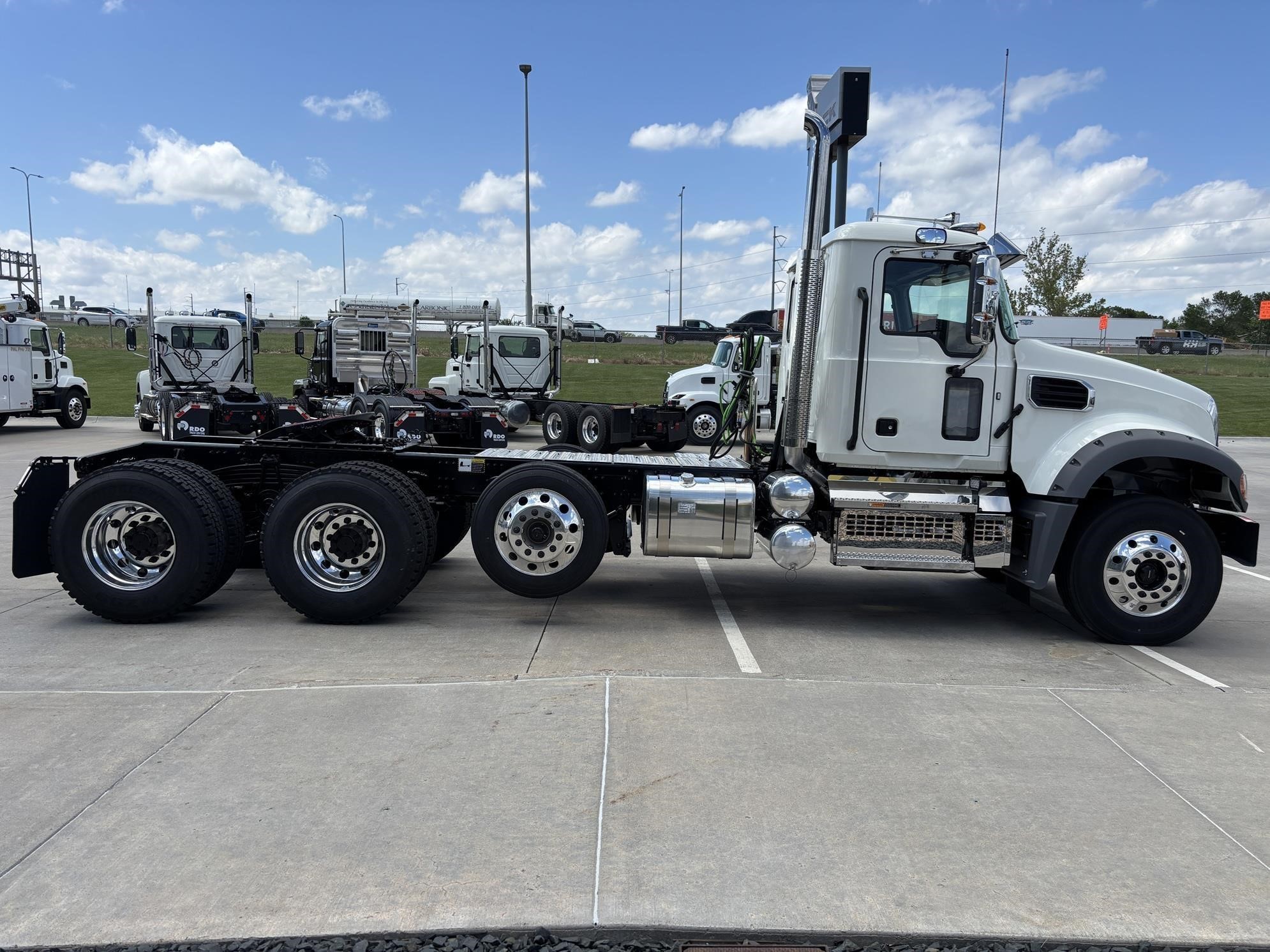 2027 MACK GRANITE 84FT - image 6 of 6