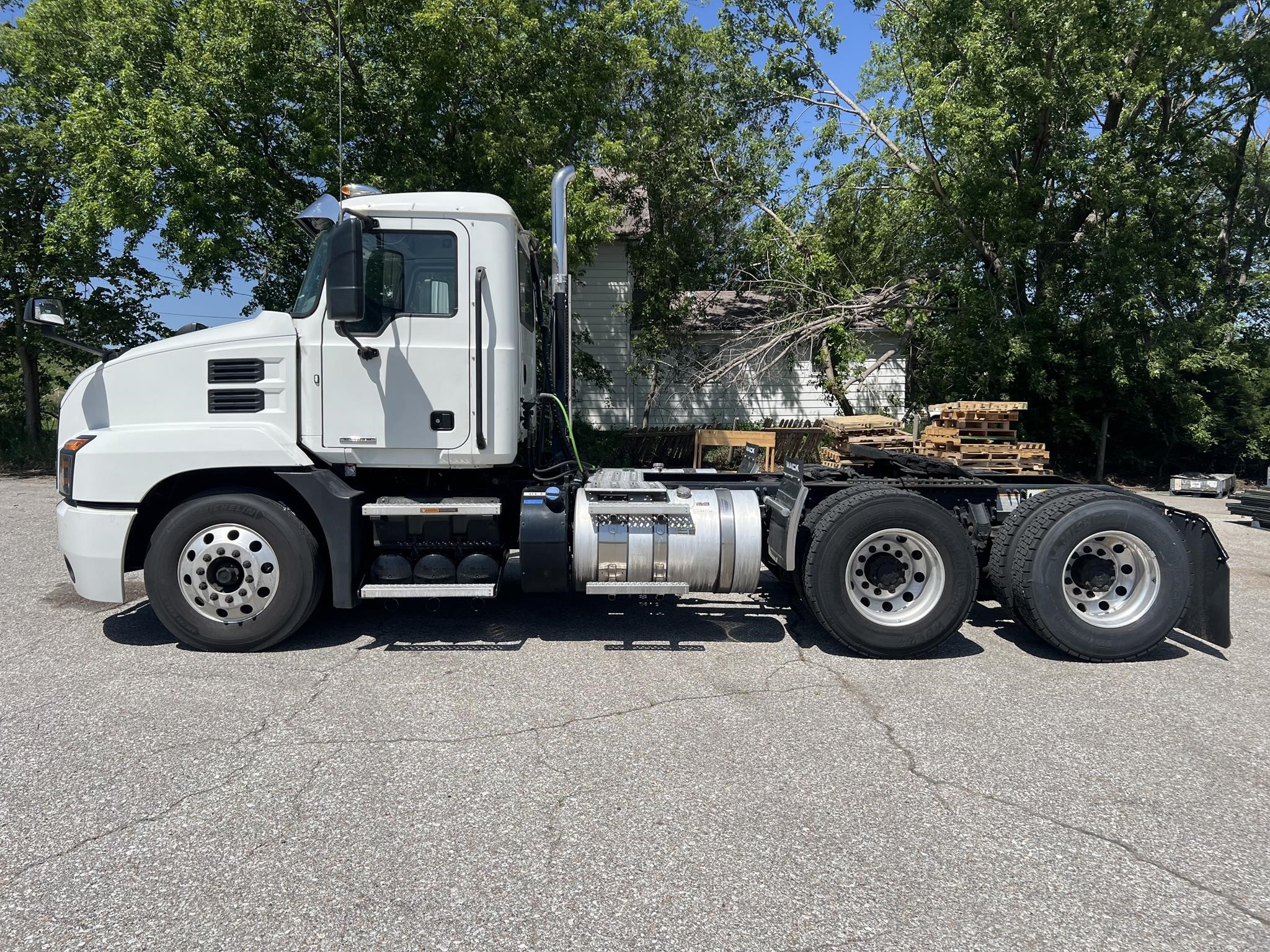 2020 MACK ANTHEM 64T 2020 MACK ANTHEM 64T - image 2 of 6