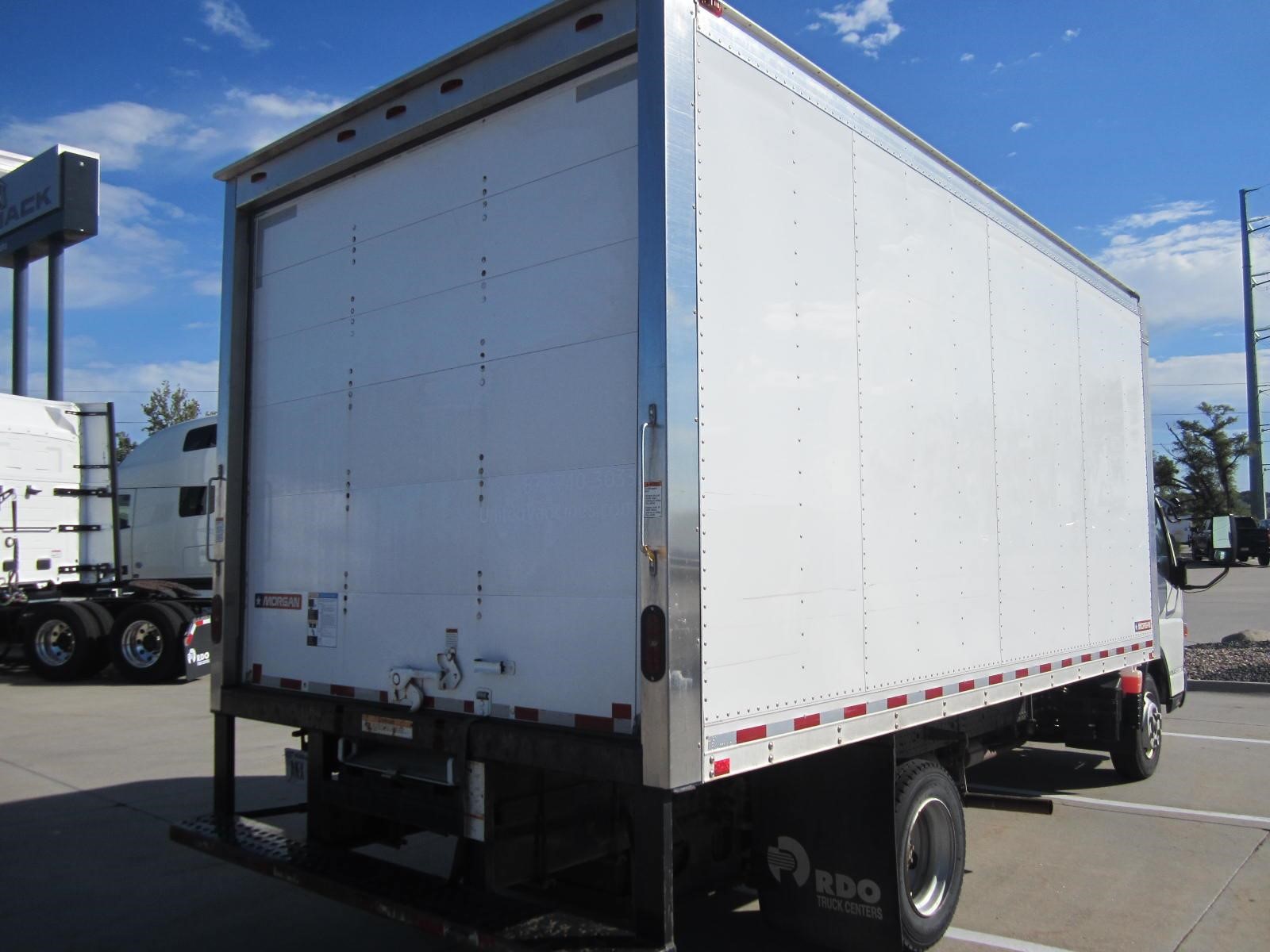 2019 MITSUBISHI FUSO FE140 - image 6 of 6