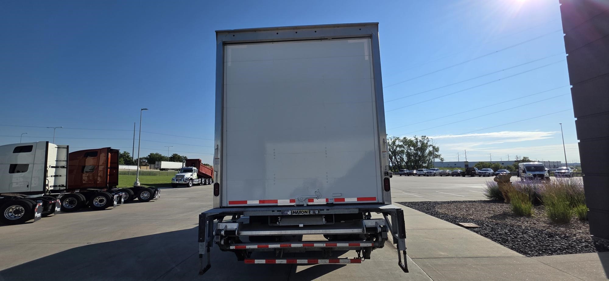 2022 MACK MD6 - image 4 of 6