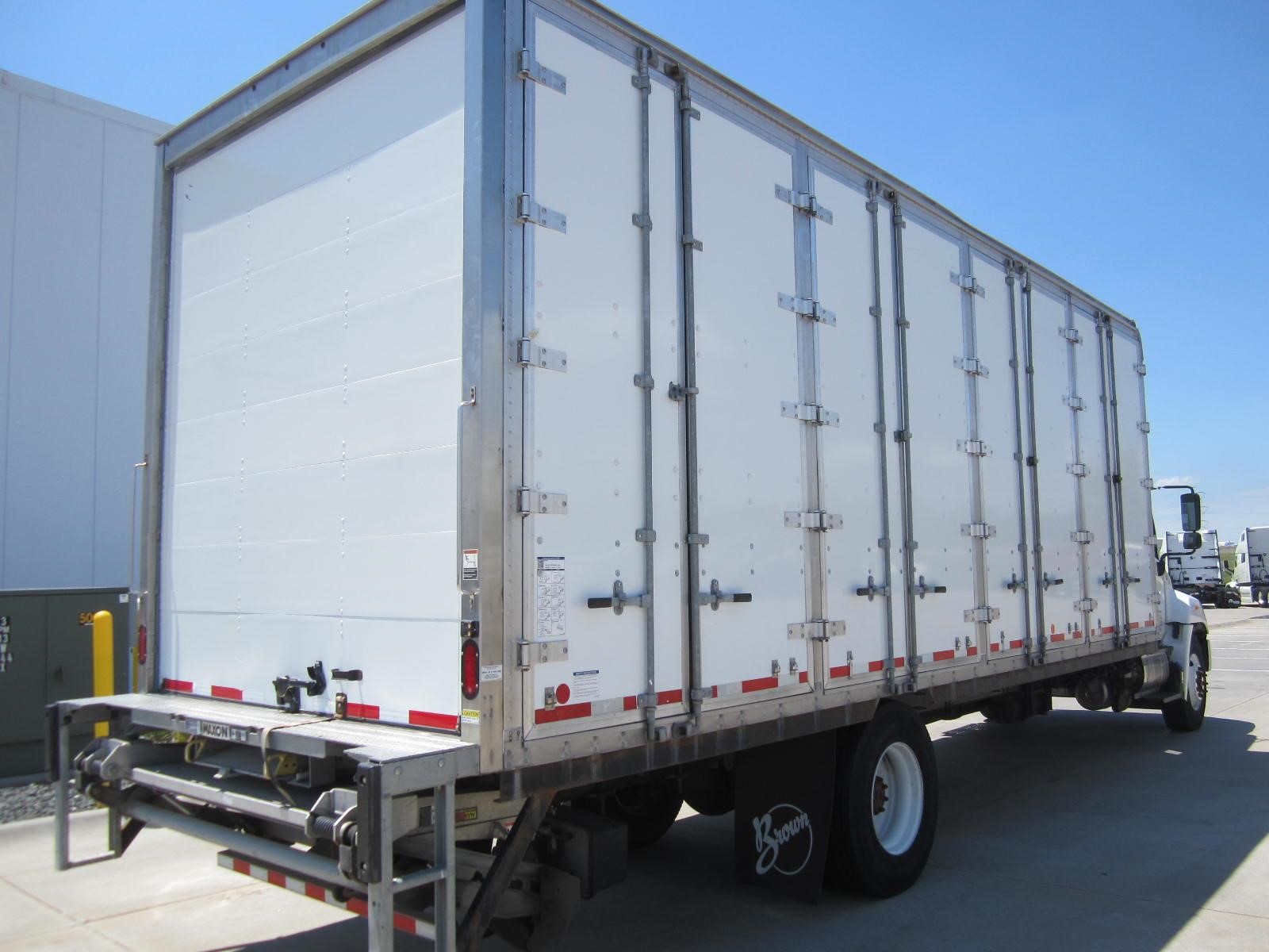 2020 HINO 268A - image 5 of 6