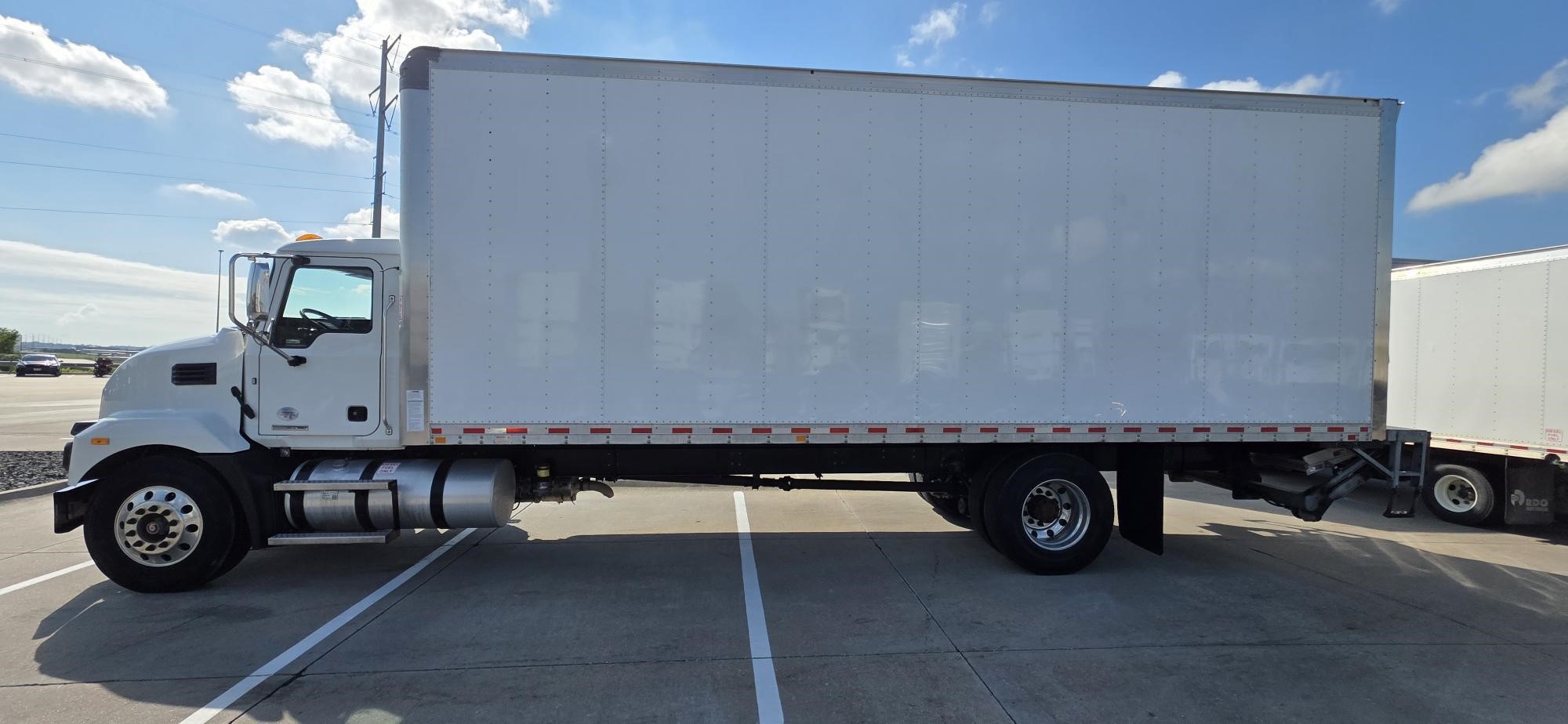 2021 MACK MD6 2021 MACK MD6 - image 2 of 6