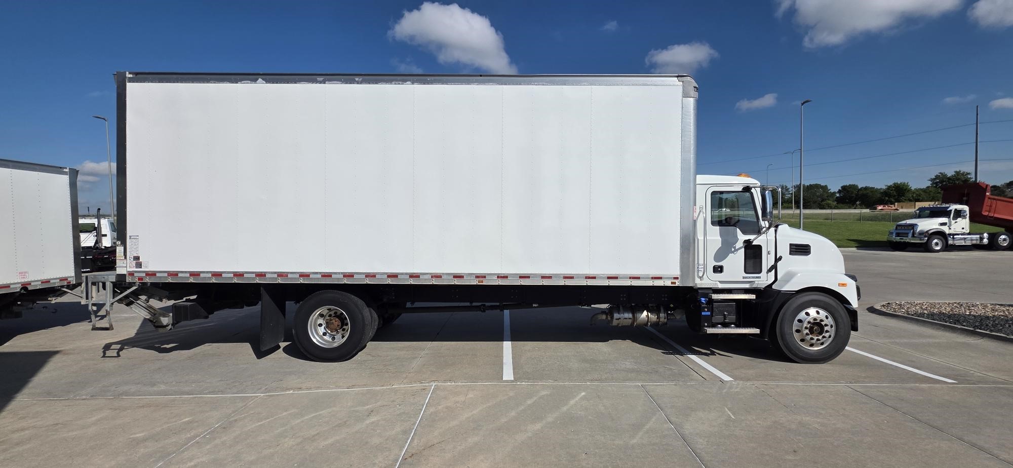 2021 MACK MD6 2021 MACK MD6 - image 6 of 6