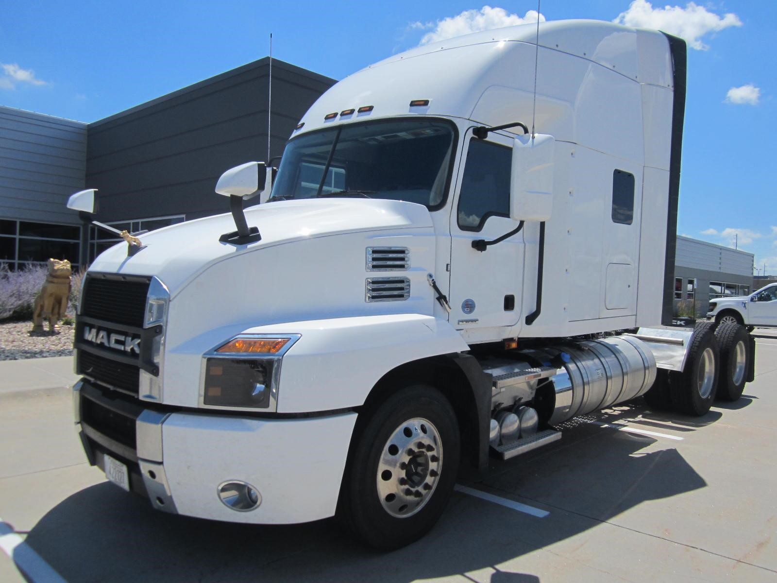 2023 MACK ANTHEM 64T 2023 MACK ANTHEM 64T - image 1 of 6