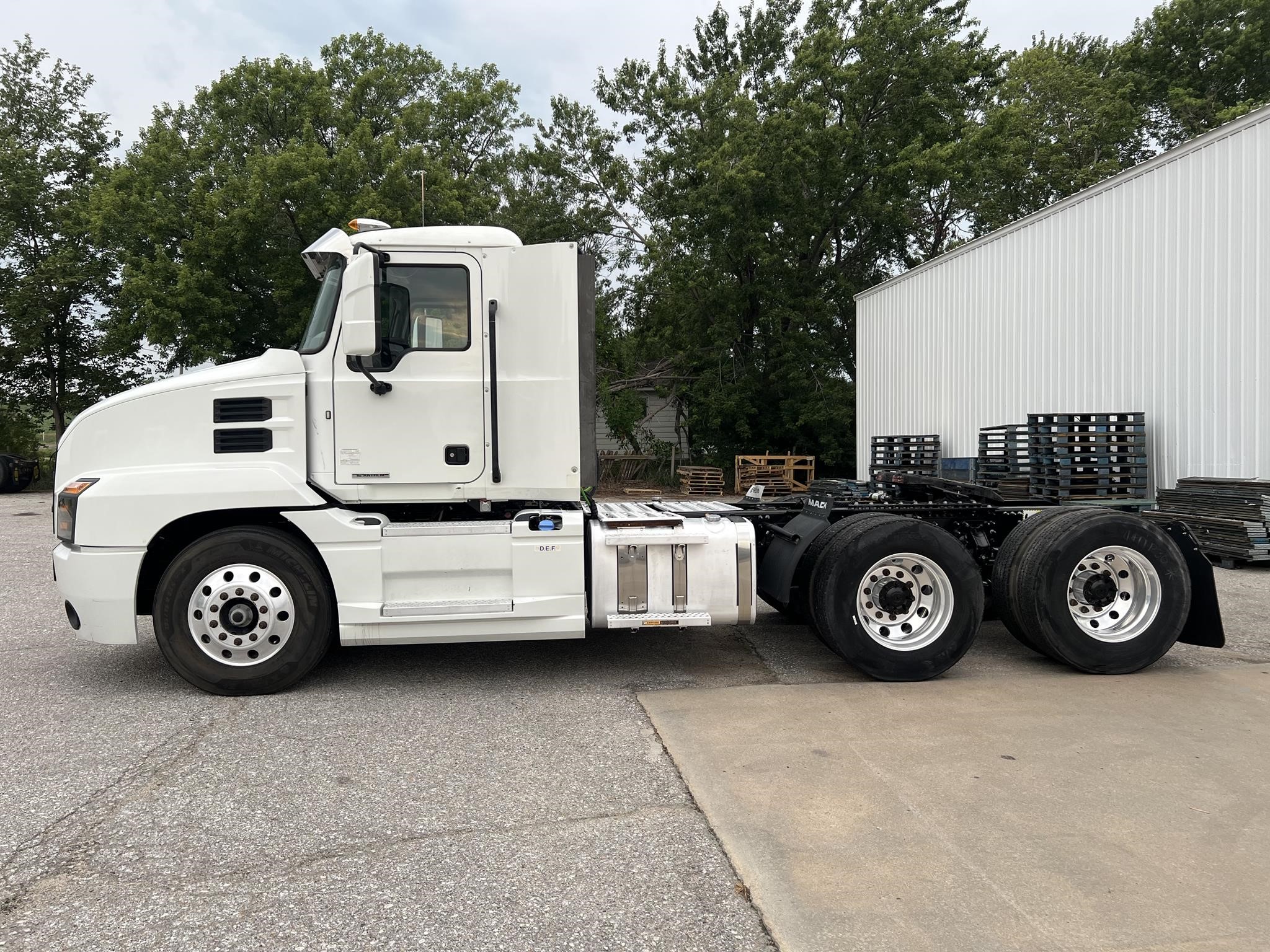 2020 MACK ANTHEM 64T - image 2 of 6