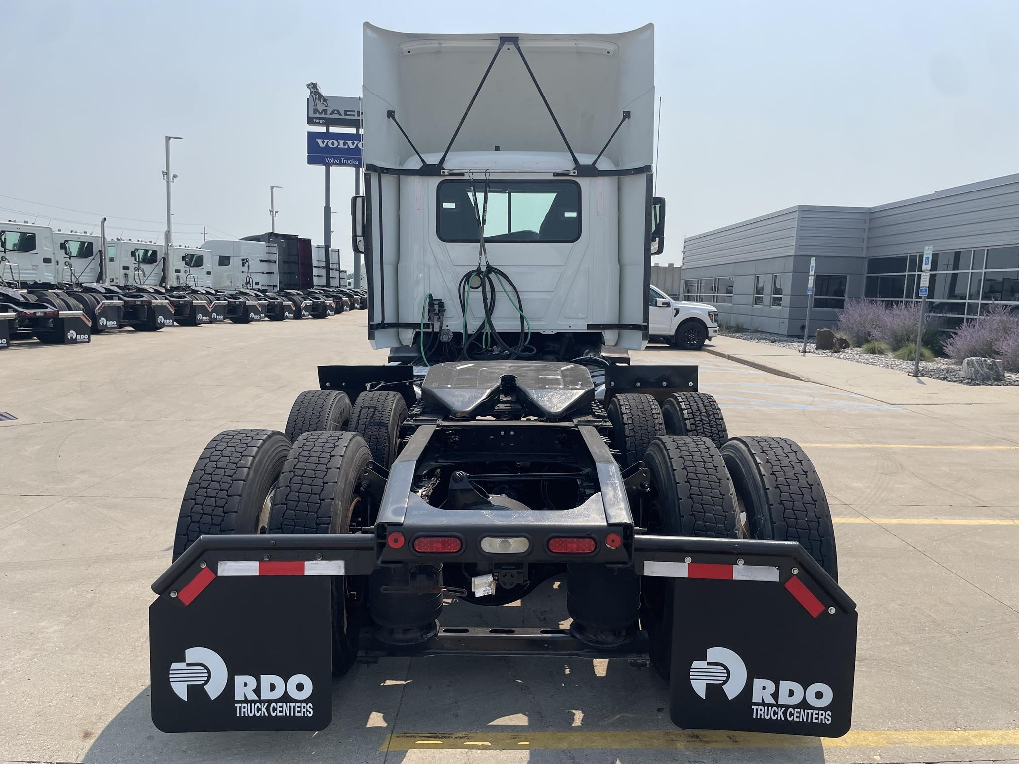 2020 Mack Anthem — photo 4
