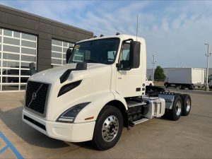 2020 VOLVO VNR64T300 11036933057