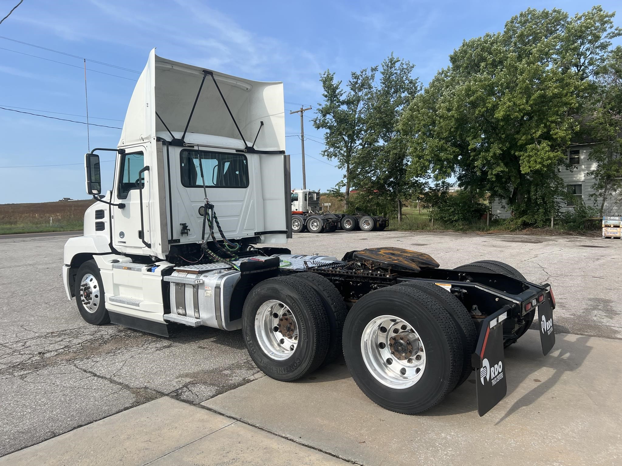 2020 Mack Anthem — photo 3