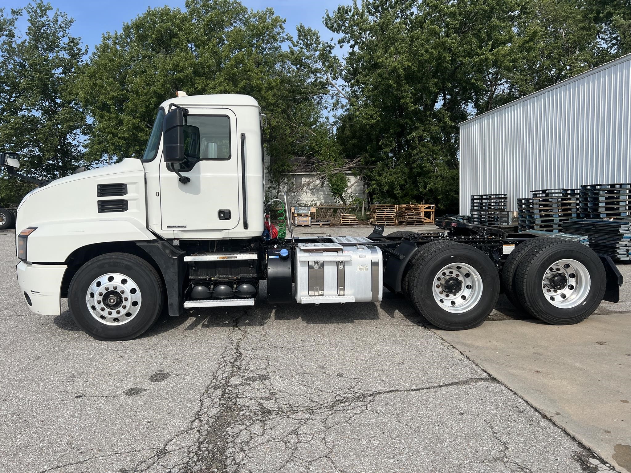 2020 MACK ANTHEM 64T - image 2 of 6