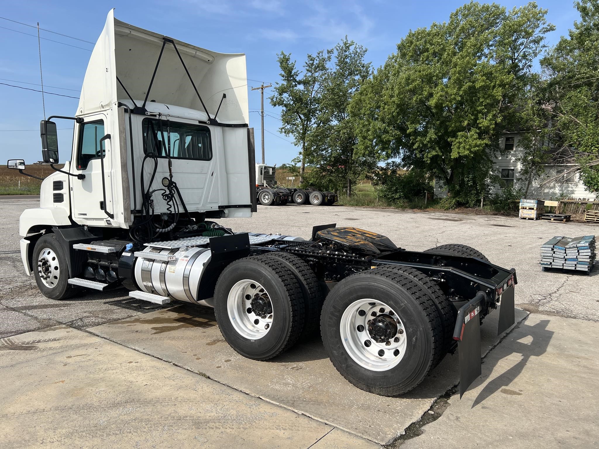 2020 MACK ANTHEM 64T 2020 MACK ANTHEM 64T - image 3 of 6