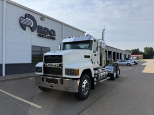 2027 MACK PINNACLE 64T 11040167920