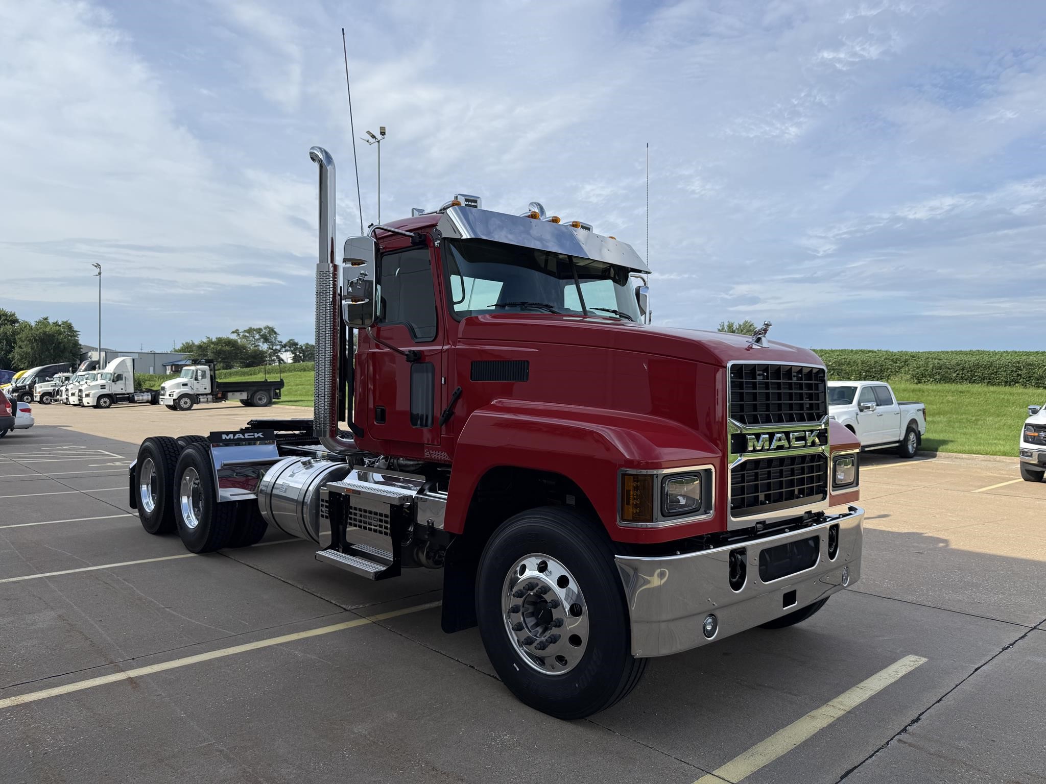 2027 MACK PINNACLE 64T 2027 MACK PINNACLE 64T - image 3 of 6