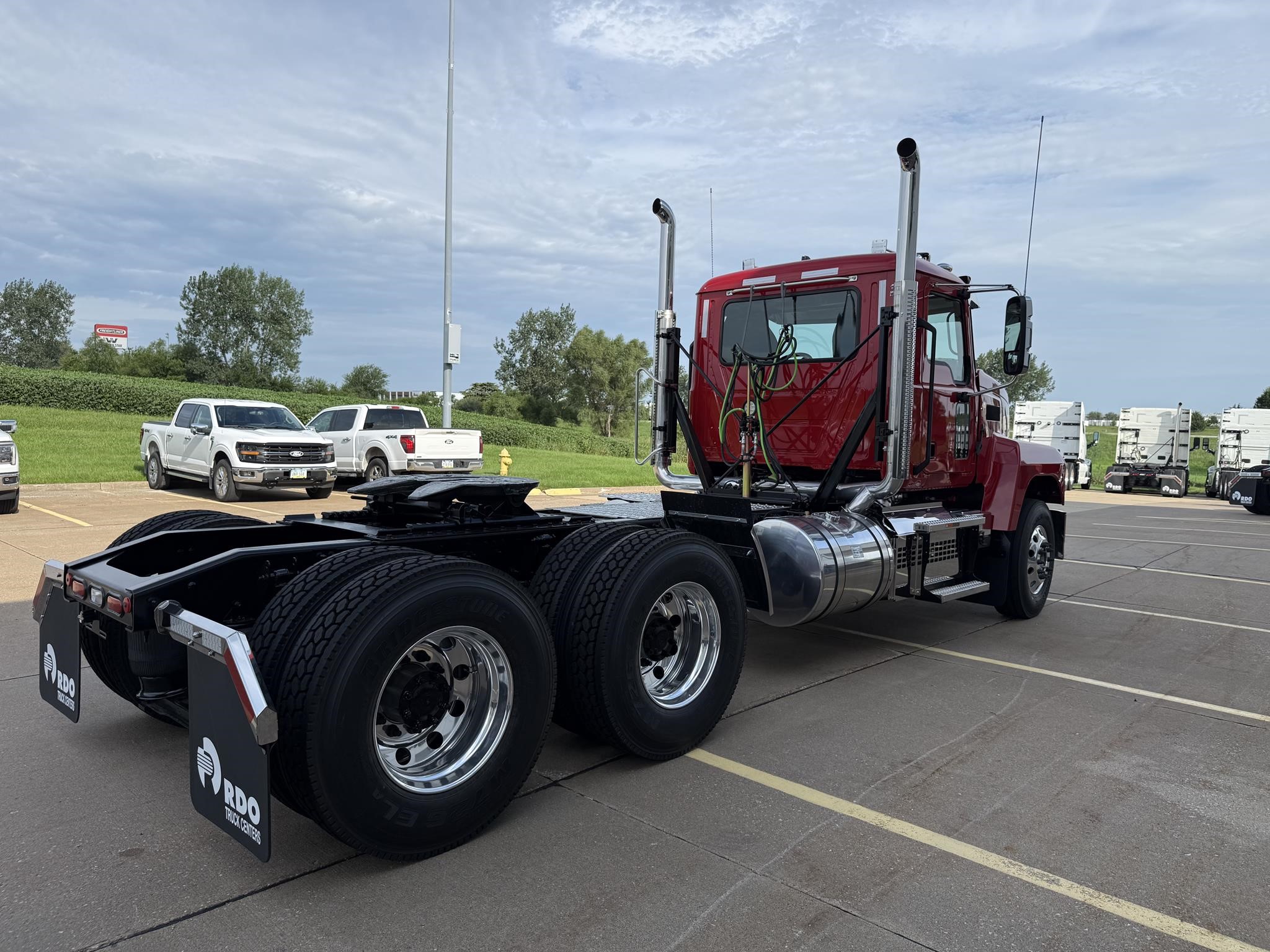 2027 MACK PINNACLE 64T 2027 MACK PINNACLE 64T - image 5 of 6