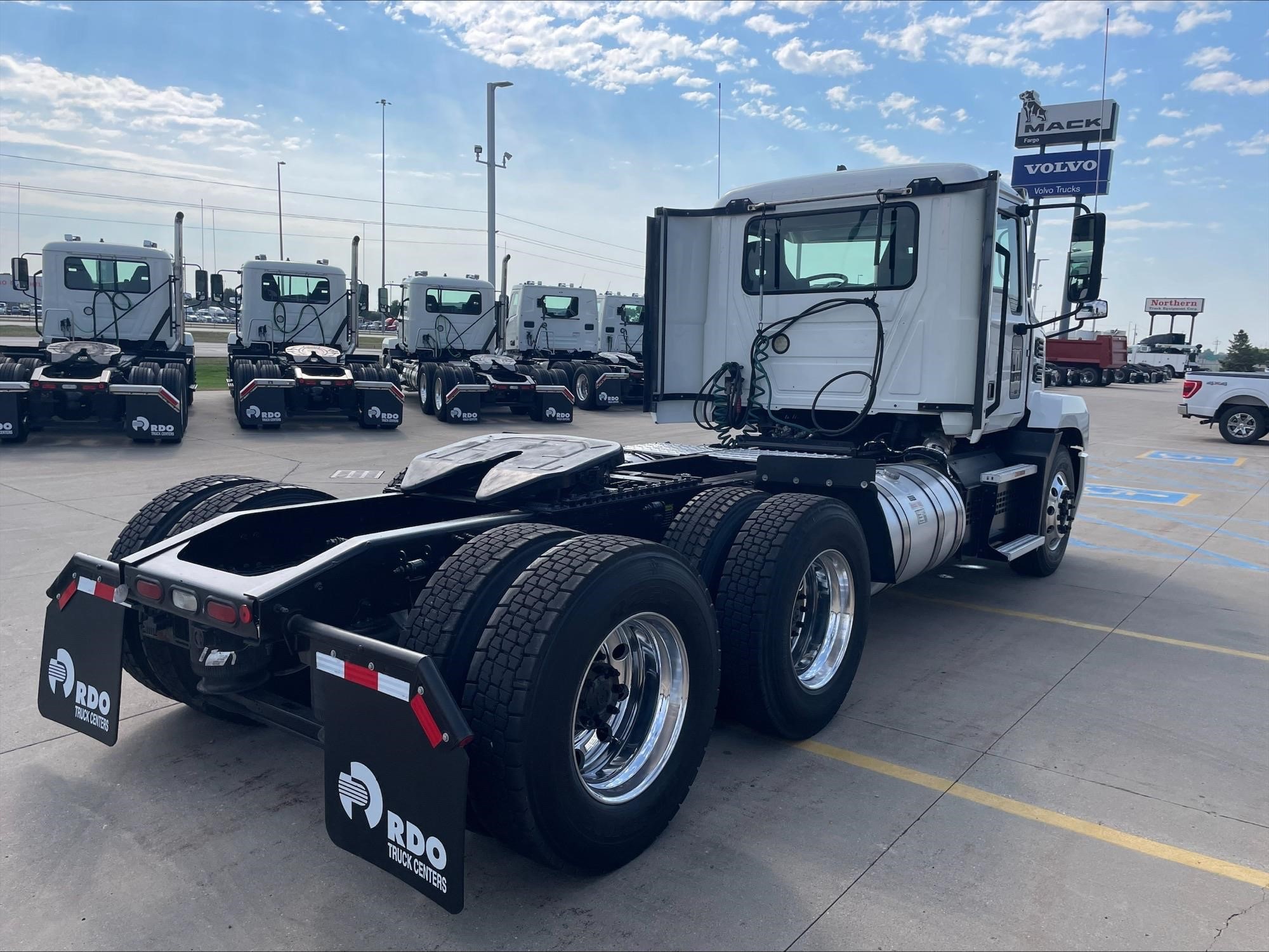 2020 MACK ANTHEM 64T 2020 MACK ANTHEM 64T - image 5 of 6