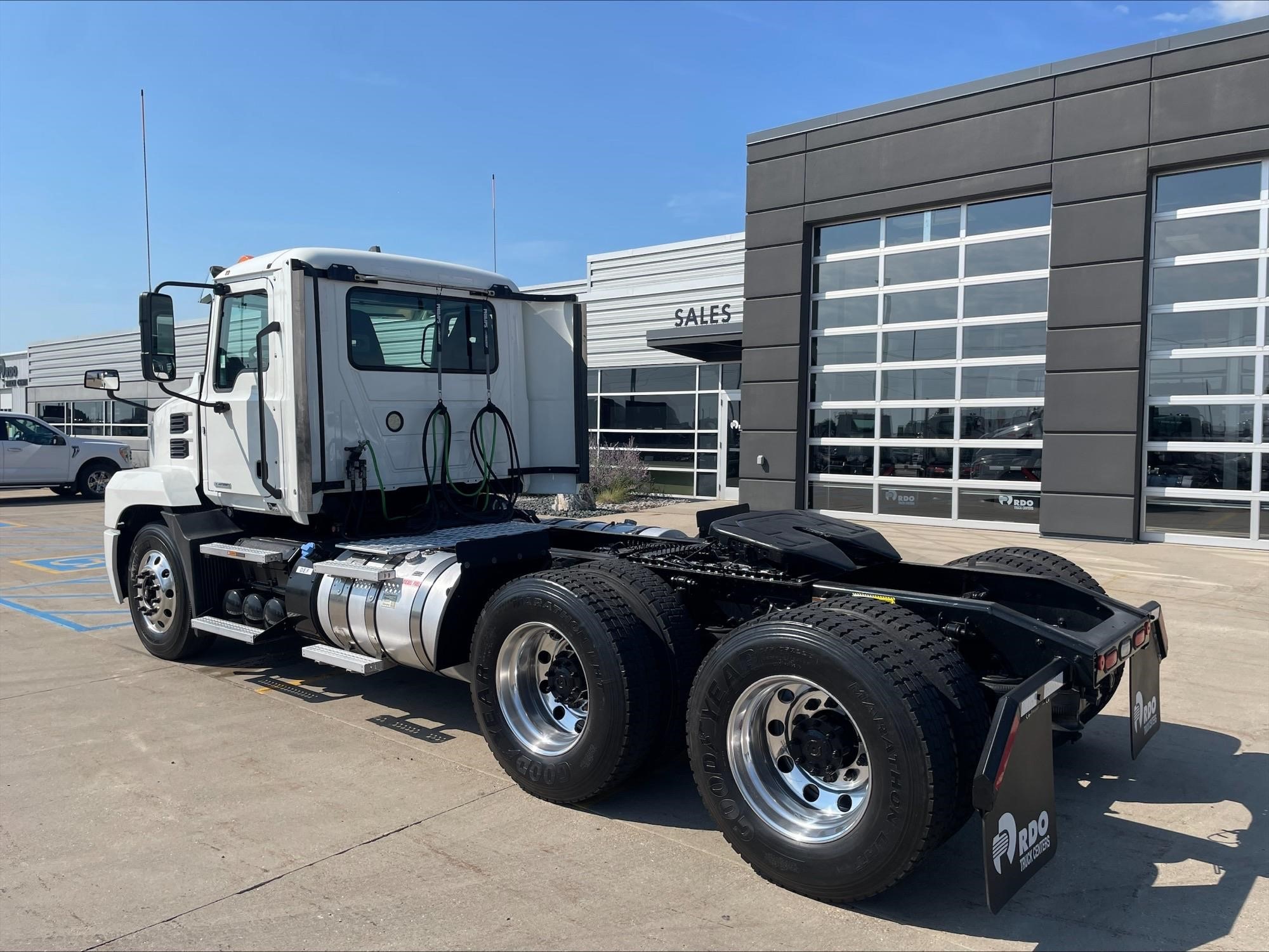 2020 MACK ANTHEM 64T 2020 MACK ANTHEM 64T - image 3 of 6