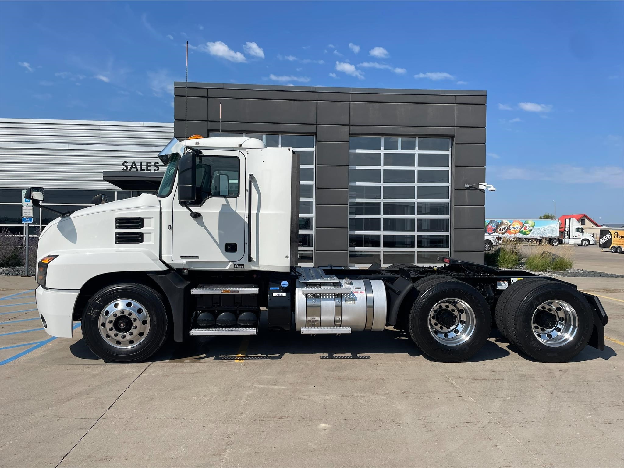 2020 MACK ANTHEM 64T 2020 MACK ANTHEM 64T - image 2 of 6
