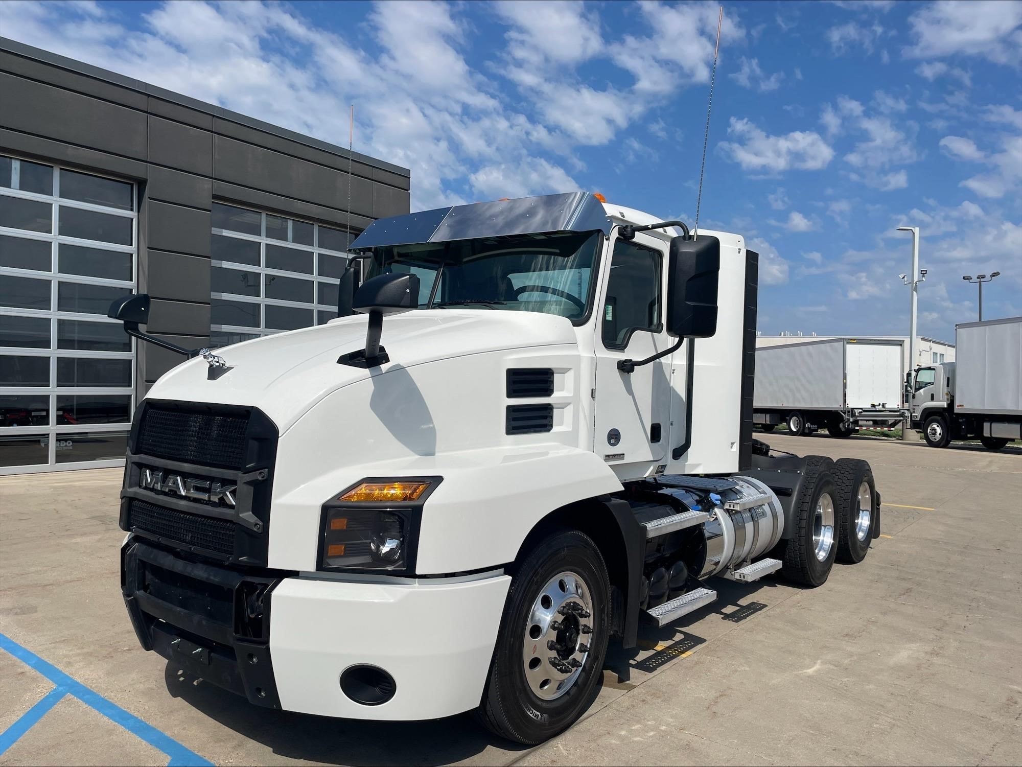 2022 MACK ANTHEM 64T 2022 MACK ANTHEM 64T - image 1 of 6
