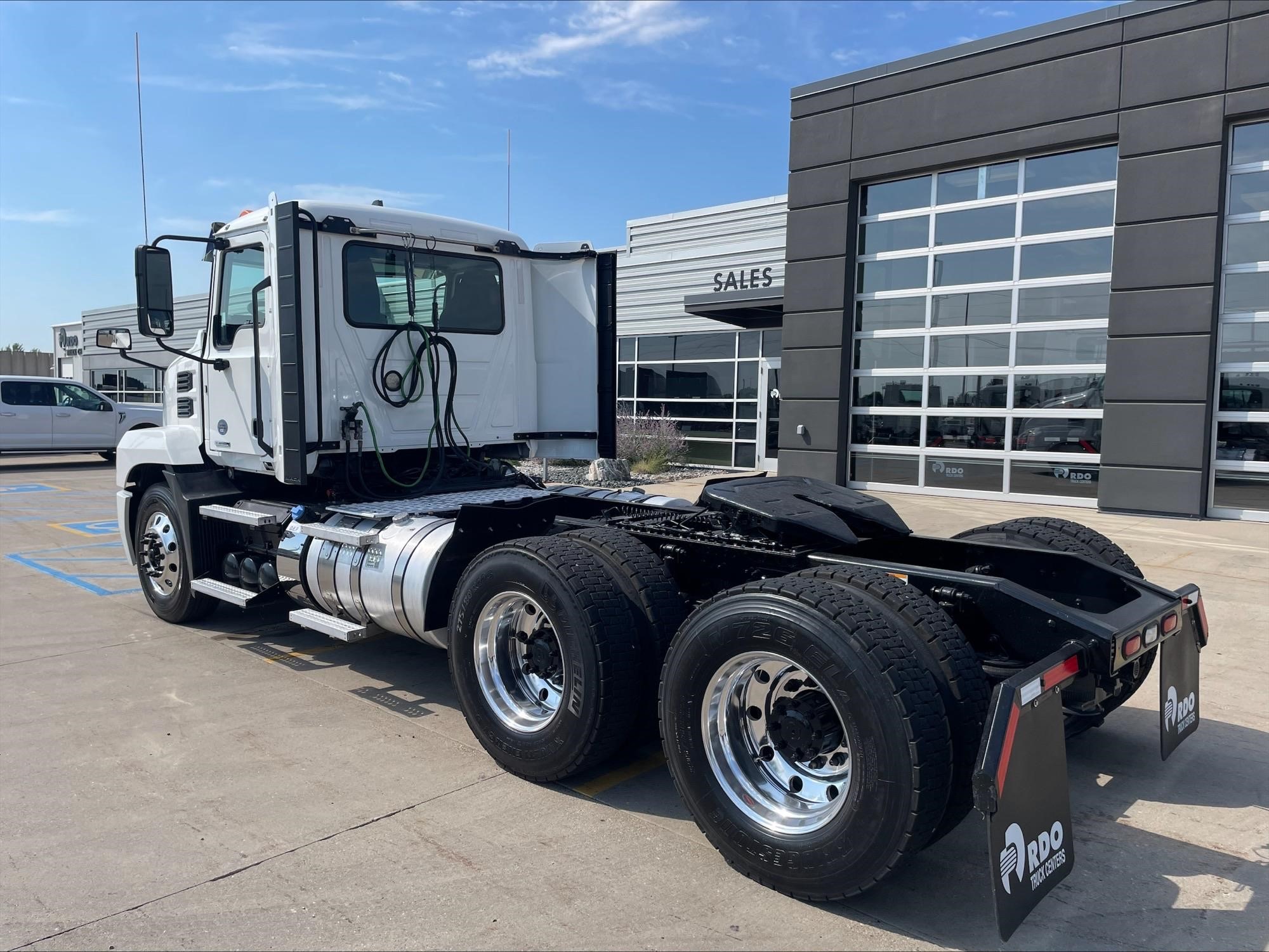 2022 MACK ANTHEM 64T 2022 MACK ANTHEM 64T - image 3 of 6