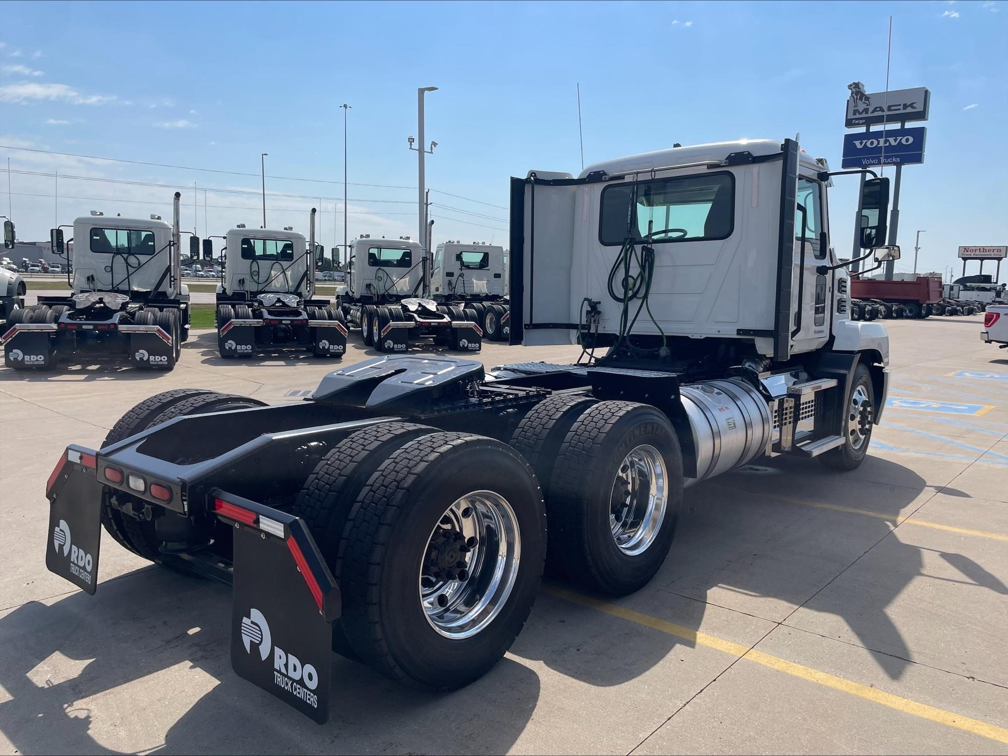 2022 MACK ANTHEM 64T 2022 MACK ANTHEM 64T - image 5 of 6