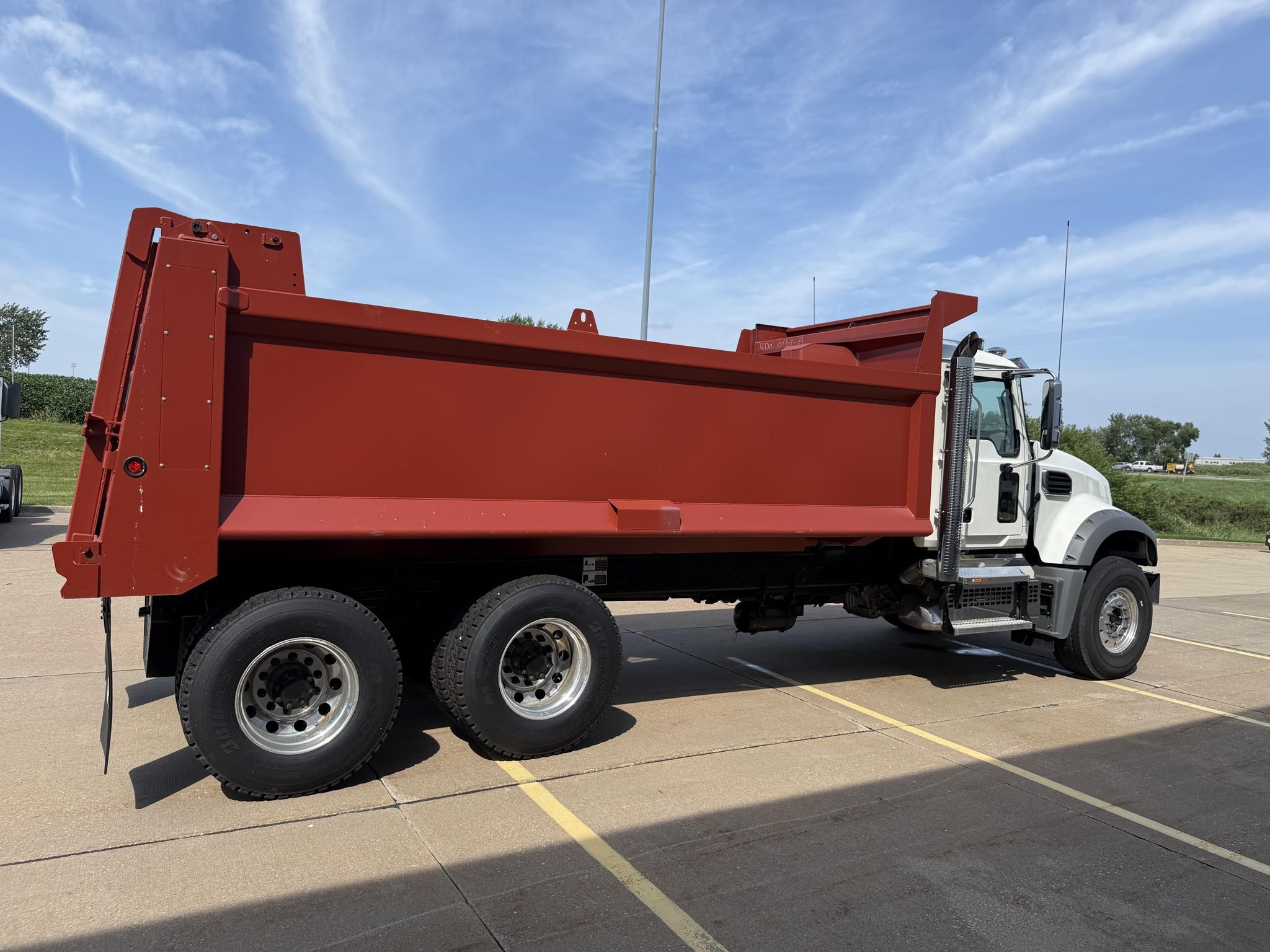 2027 Mack Granite — photo 4