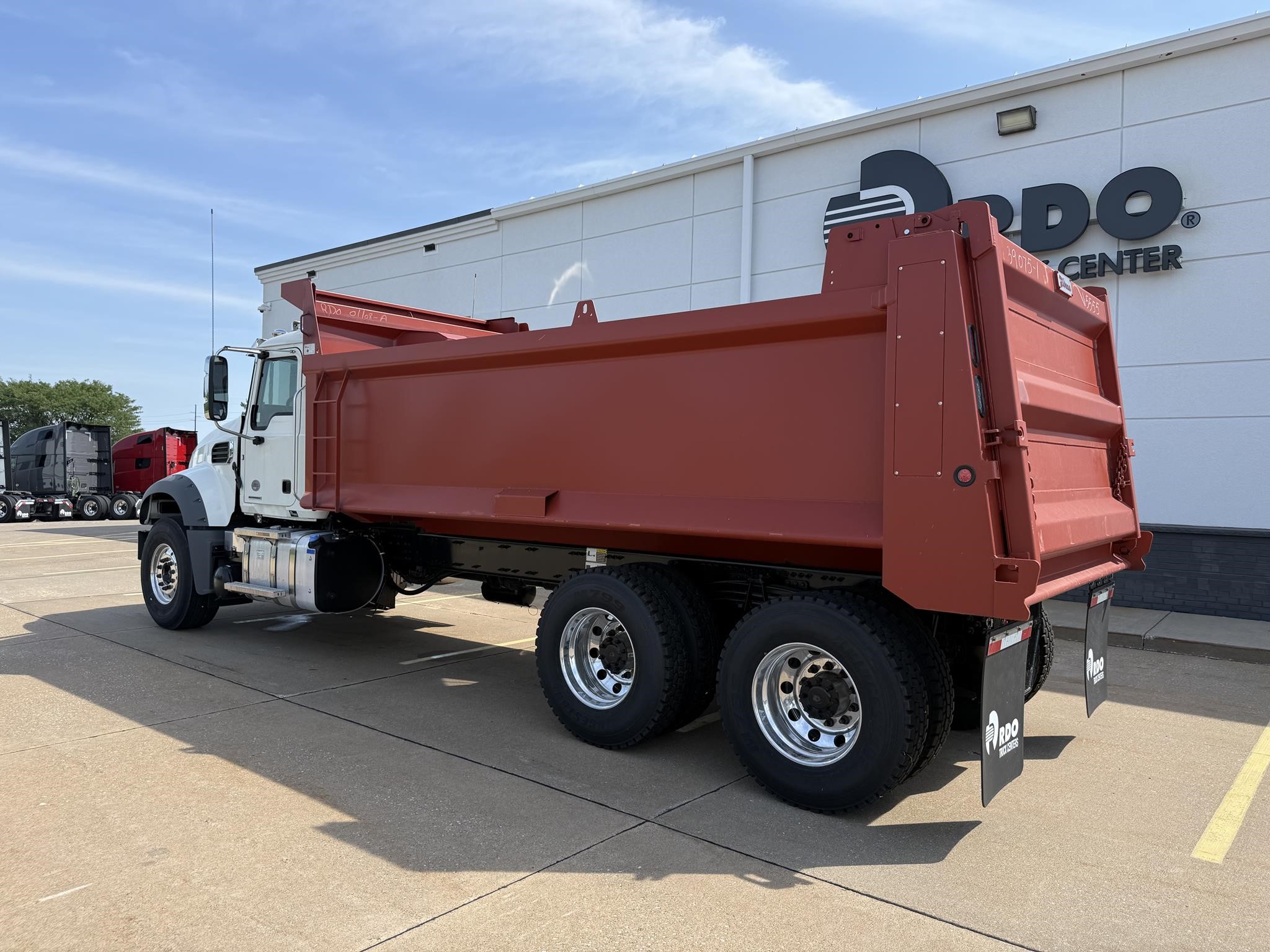 2027 Mack Granite — photo 6