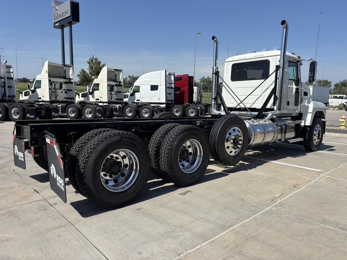 2027 MACK PINNACLE 64R 2027 MACK PINNACLE 64R - image 5 of 6